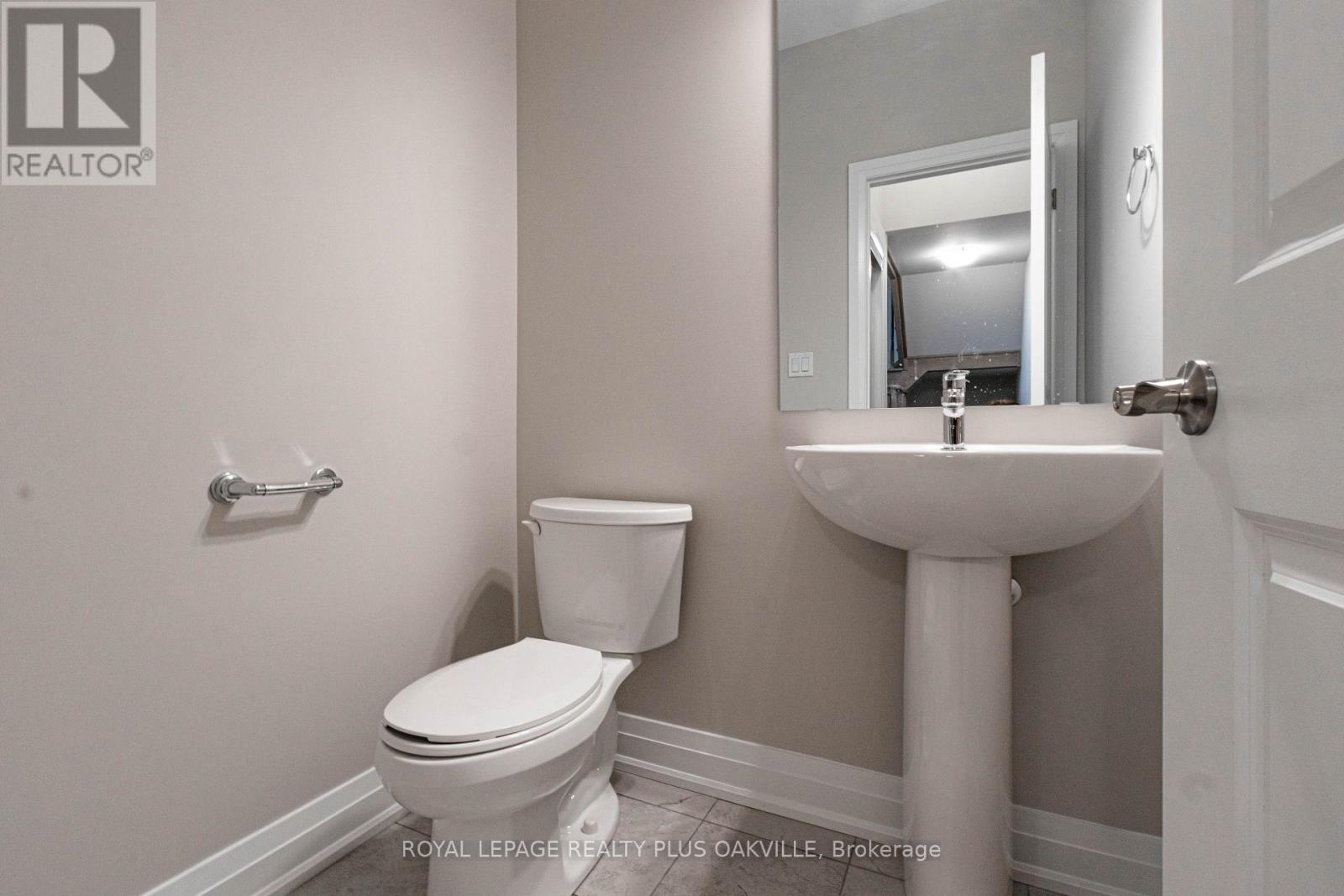 2468 Badger Crescent, Oakville, Ontario  L6M 5M1 - Photo 19 - W13223178