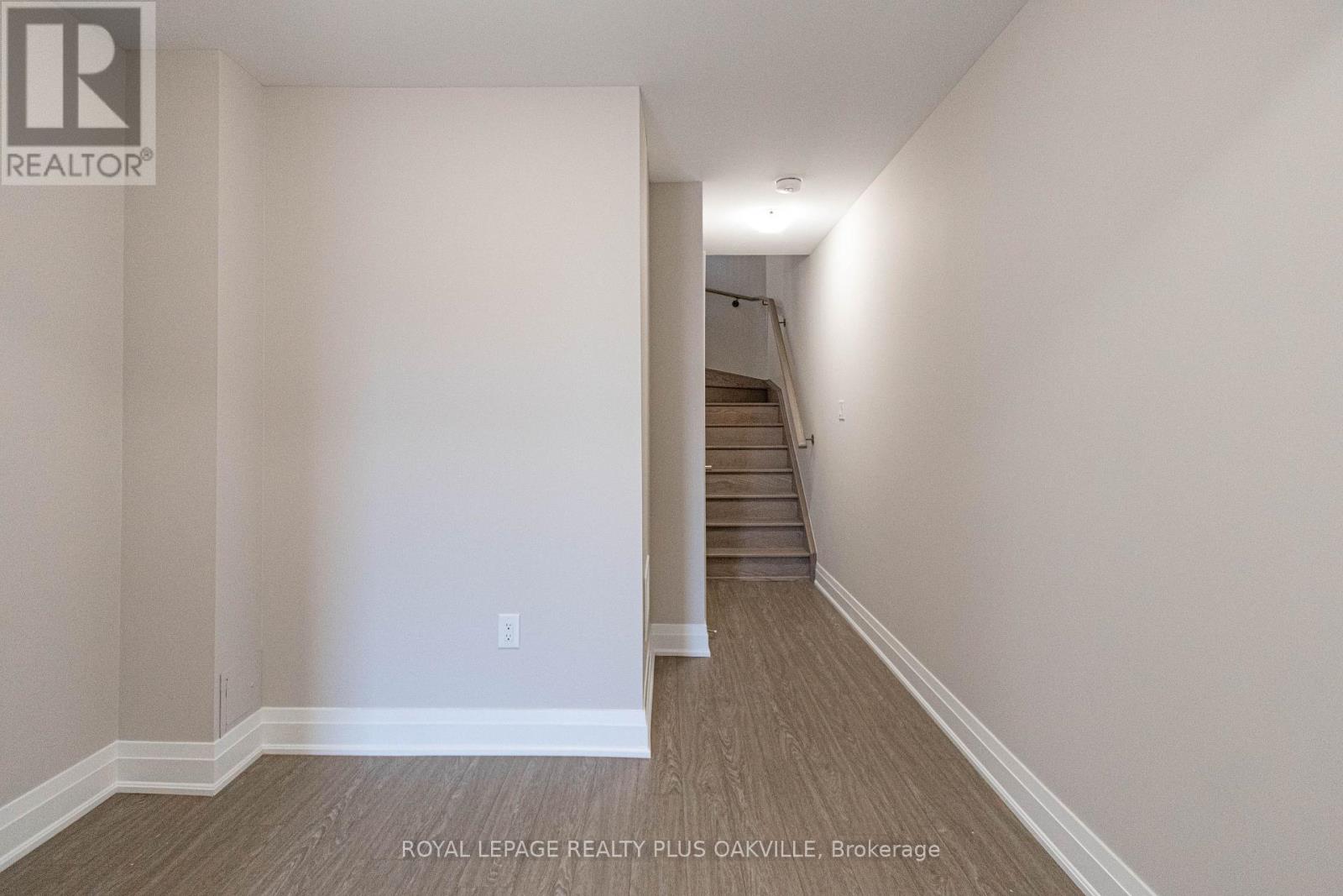 2468 Badger Crescent, Oakville, Ontario  L6M 5M1 - Photo 4 - W13223178