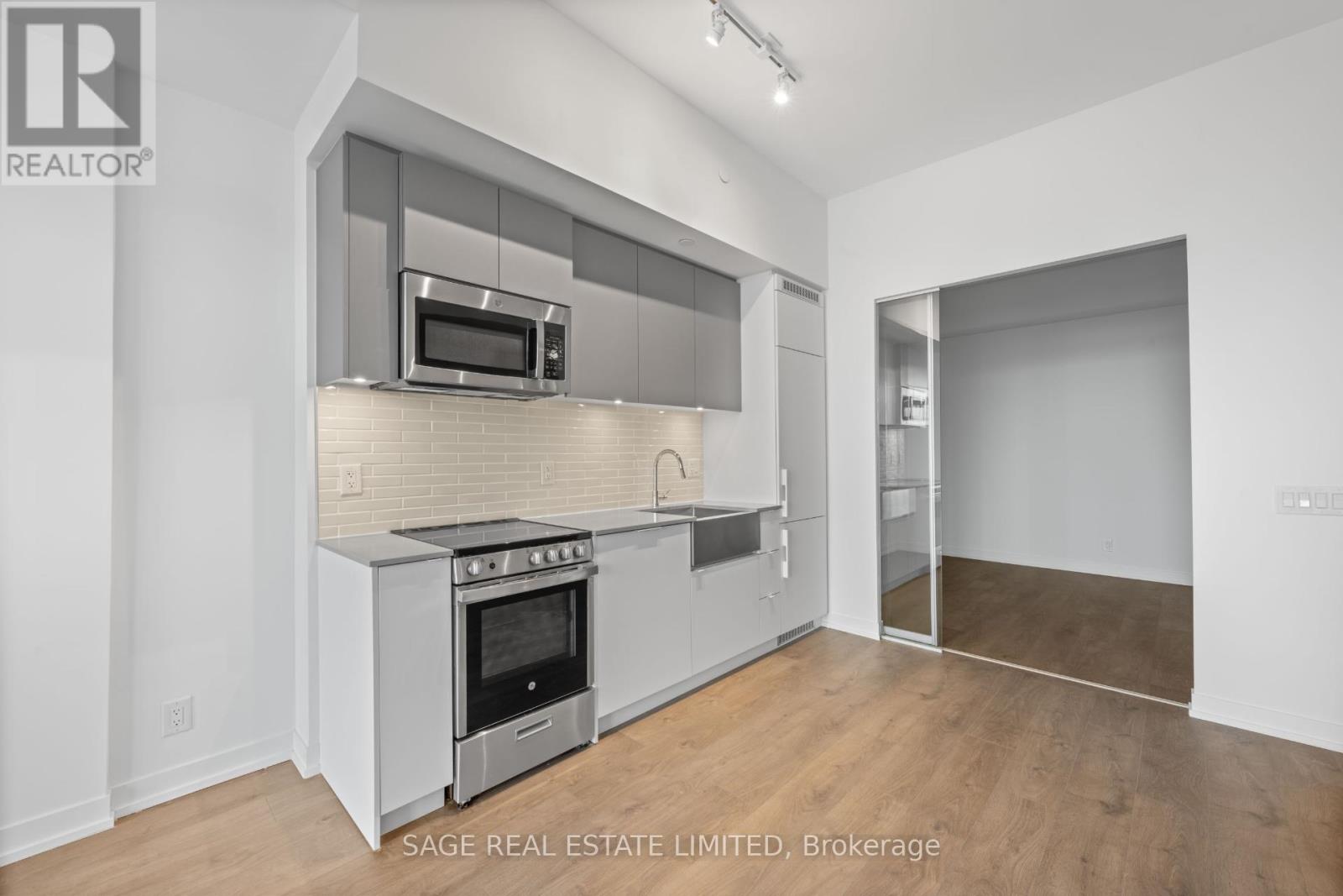 1122 - 270 Dufferin Street, Toronto, Ontario  M6K 0H8 - Photo 2 - W13223188