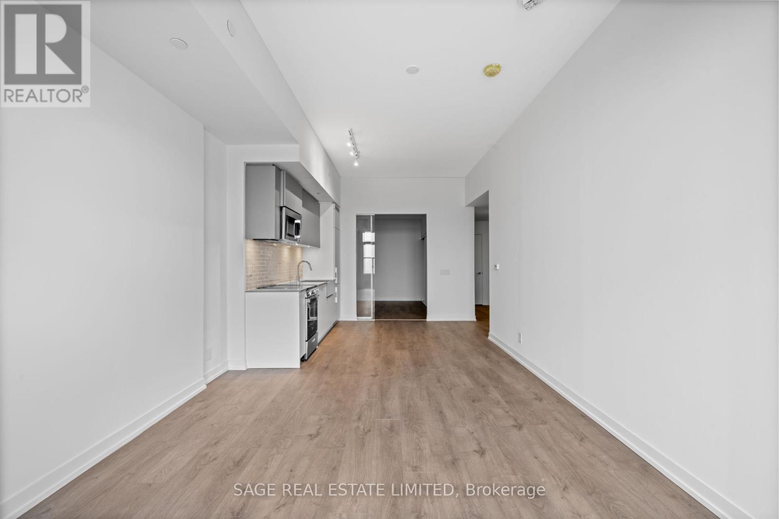 1122 - 270 Dufferin Street, Toronto, Ontario  M6K 0H8 - Photo 4 - W13223188
