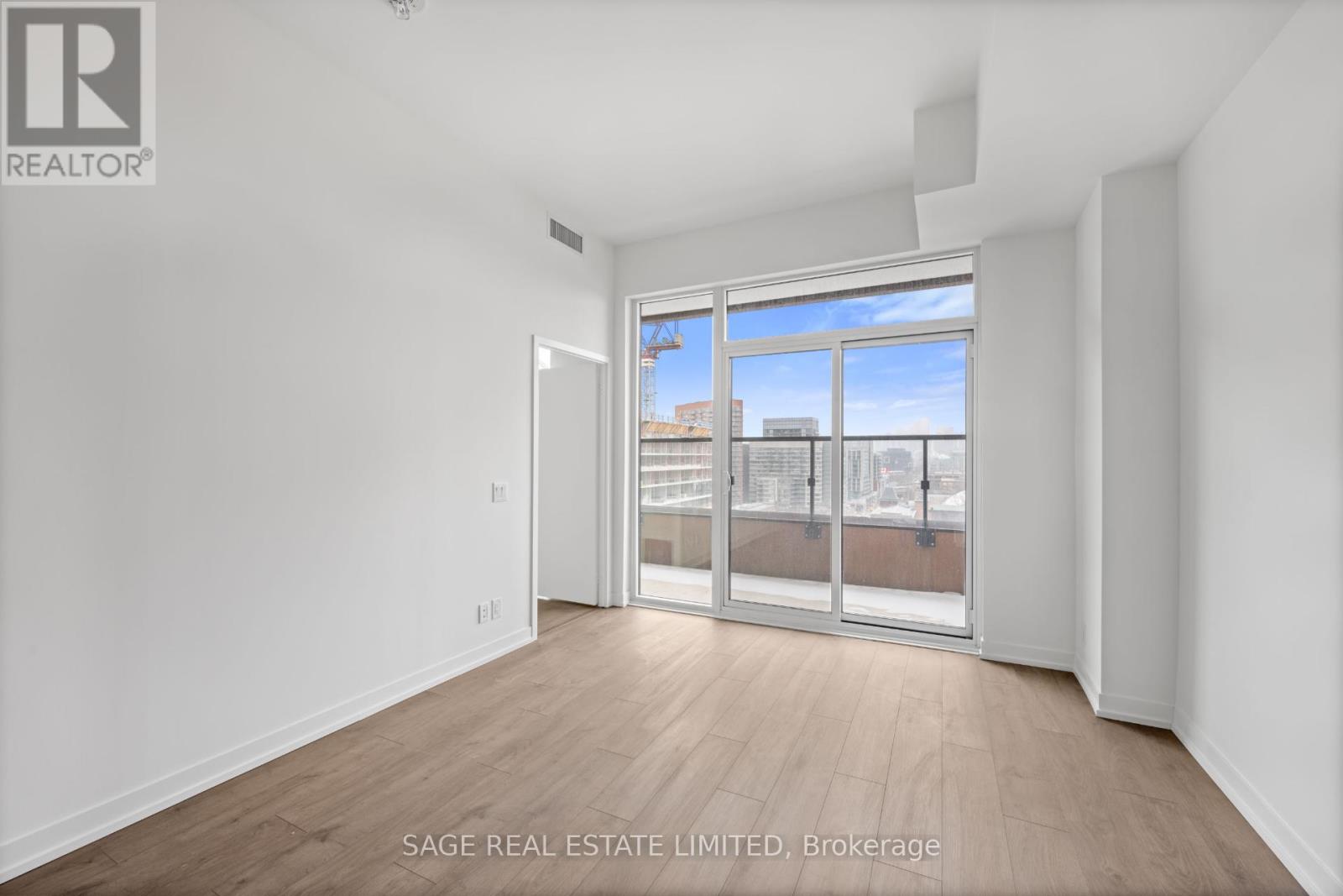 1122 - 270 Dufferin Street, Toronto, Ontario  M6K 0H8 - Photo 7 - W13223188