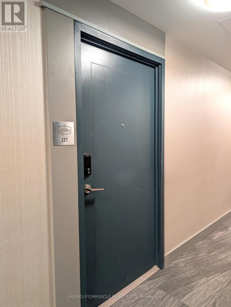 217 - 15 Watergarden Drive N, Mississauga, Ontario  L5R 0G8 - Photo 3 - W13223272