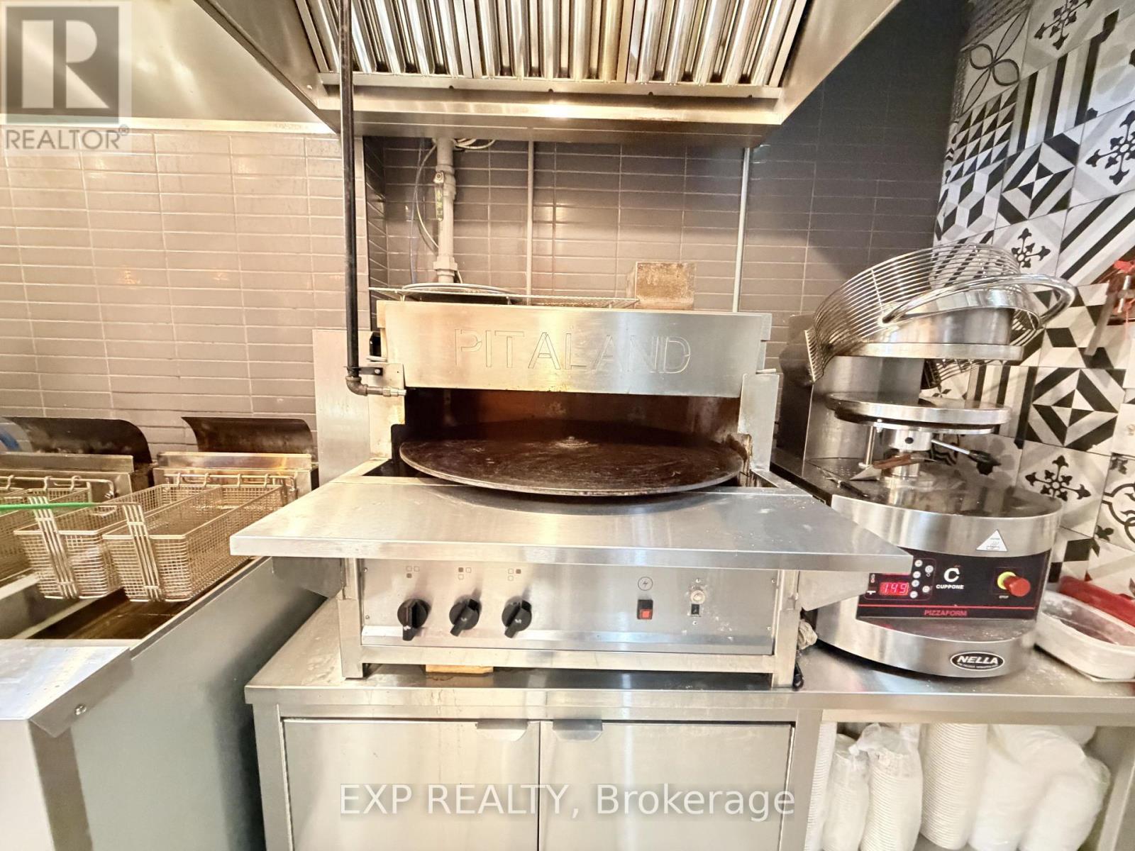 30 Eglinton Avenue W, Mississauga, Ontario  L5R 3E7 - Photo 12 - W13223338