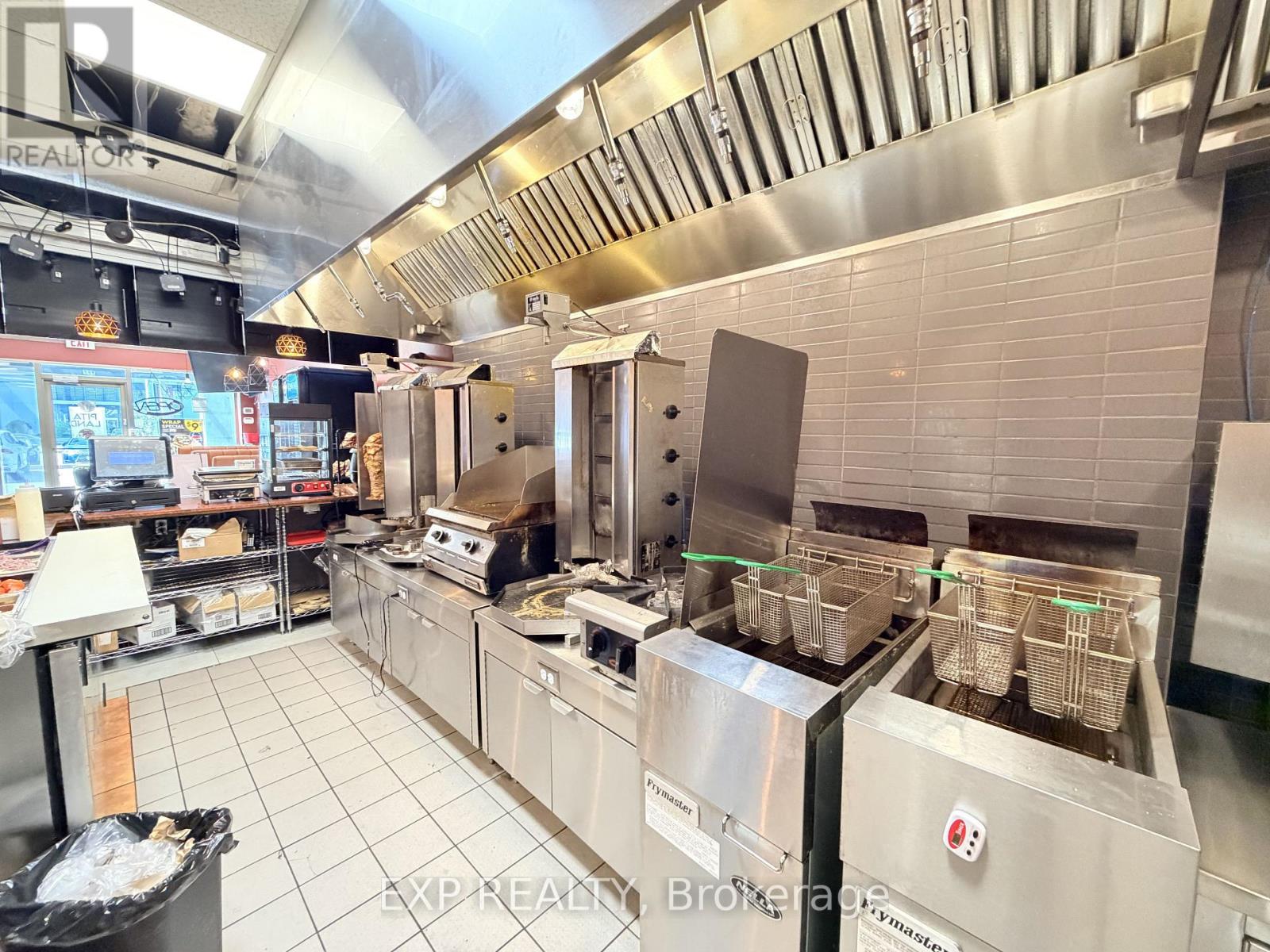 30 Eglinton Avenue W, Mississauga, Ontario  L5R 3E7 - Photo 13 - W13223338