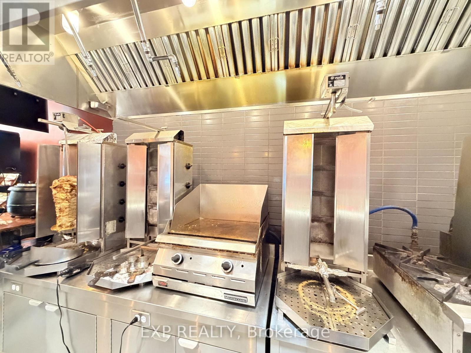 30 Eglinton Avenue W, Mississauga, Ontario  L5R 3E7 - Photo 15 - W13223338