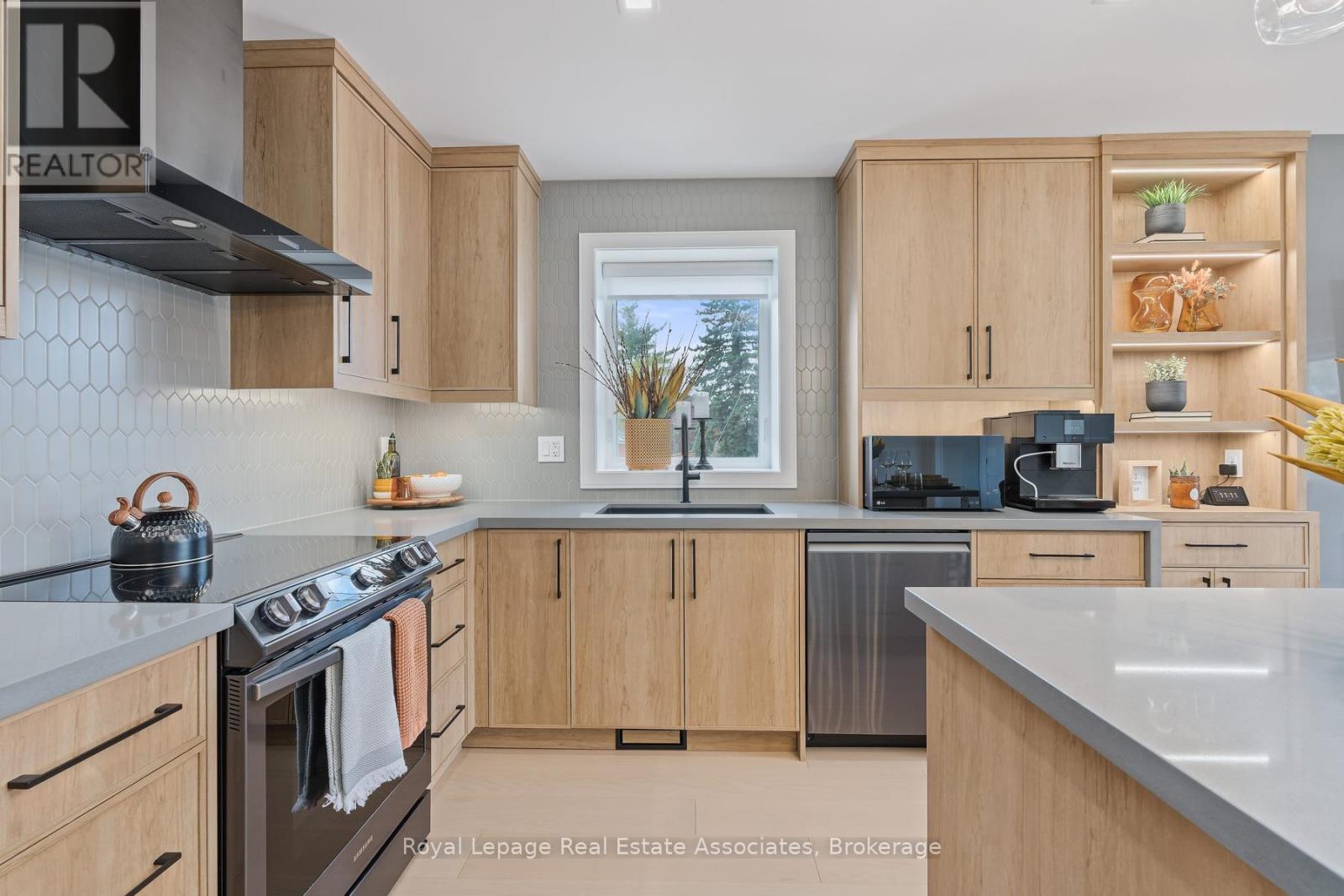 37 Windsor Road, Halton Hills, Ontario  L7G 1S8 - Photo 11 - W13223364