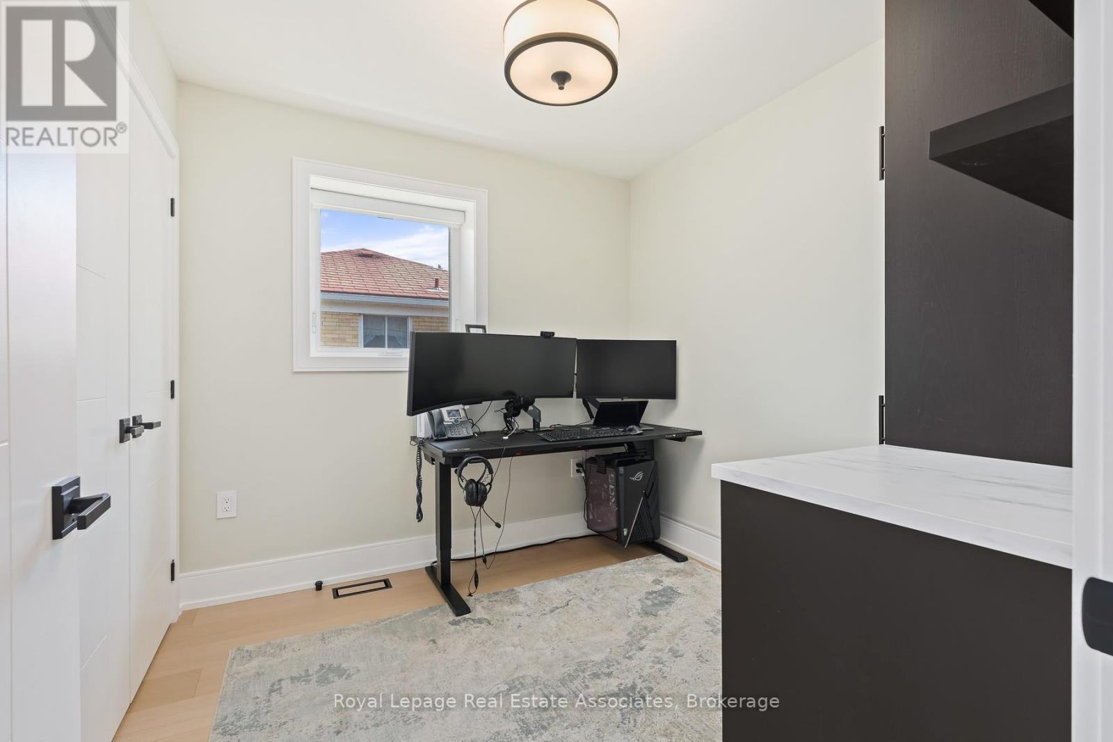 37 Windsor Road, Halton Hills, Ontario  L7G 1S8 - Photo 14 - W13223364