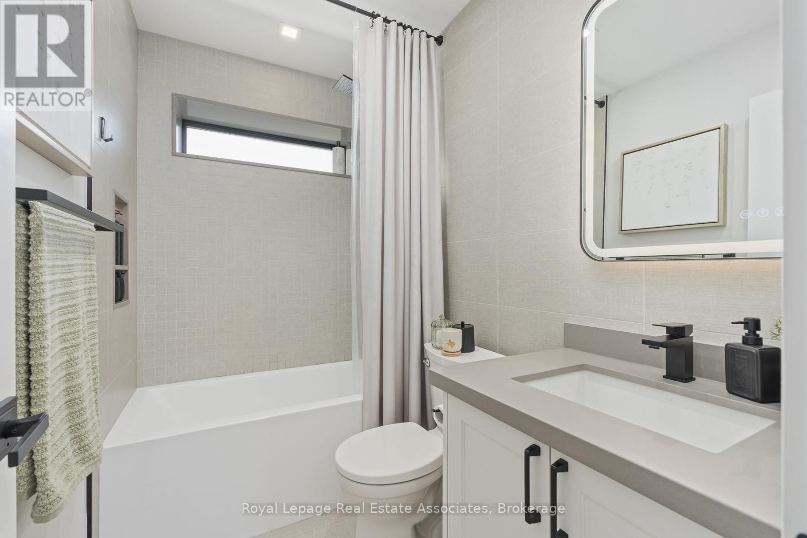 37 Windsor Road, Halton Hills, Ontario  L7G 1S8 - Photo 15 - W13223364