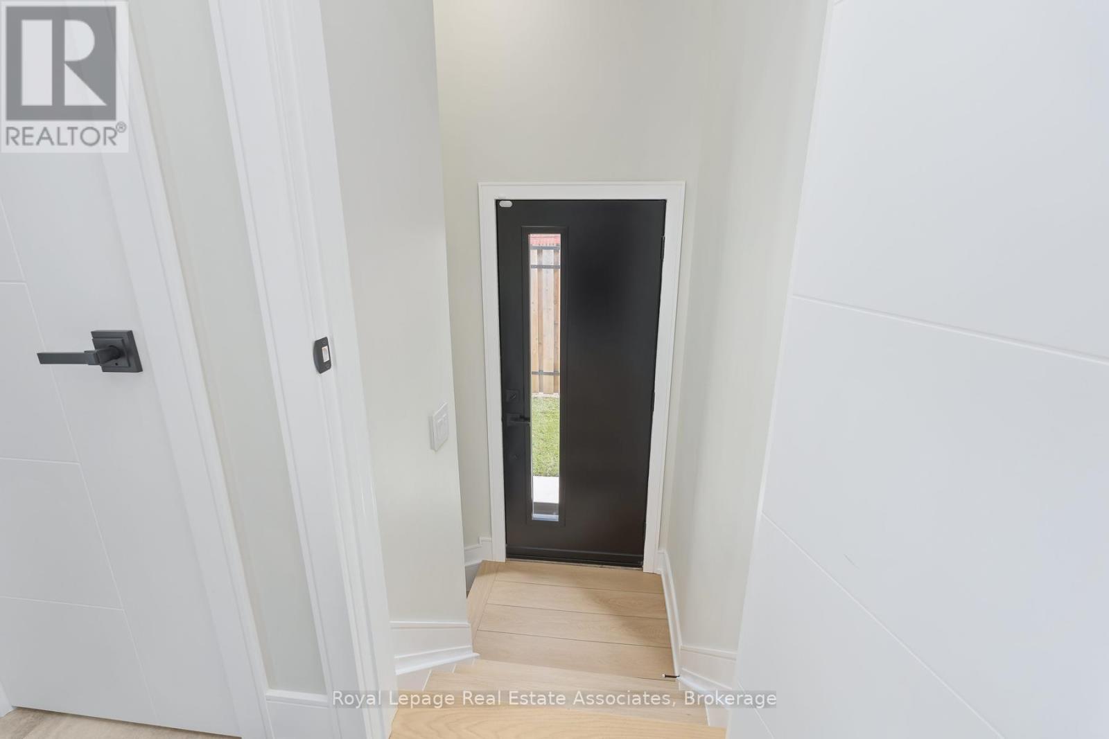 37 Windsor Road, Halton Hills, Ontario  L7G 1S8 - Photo 16 - W13223364