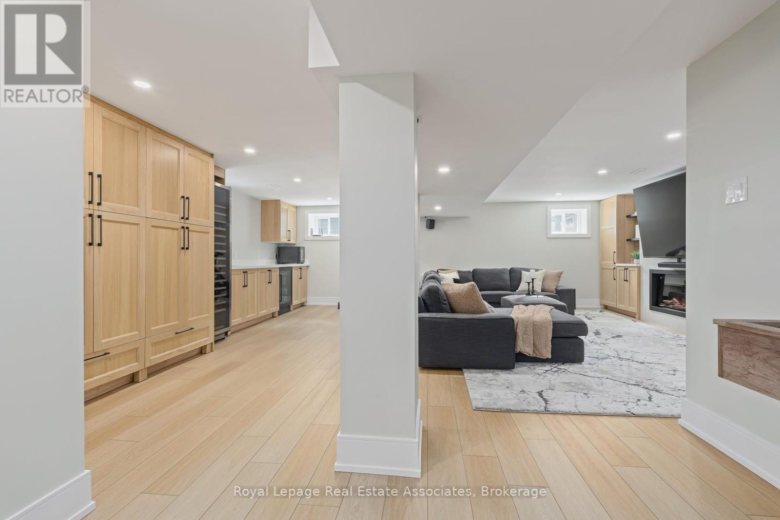 37 Windsor Road, Halton Hills, Ontario  L7G 1S8 - Photo 18 - W13223364