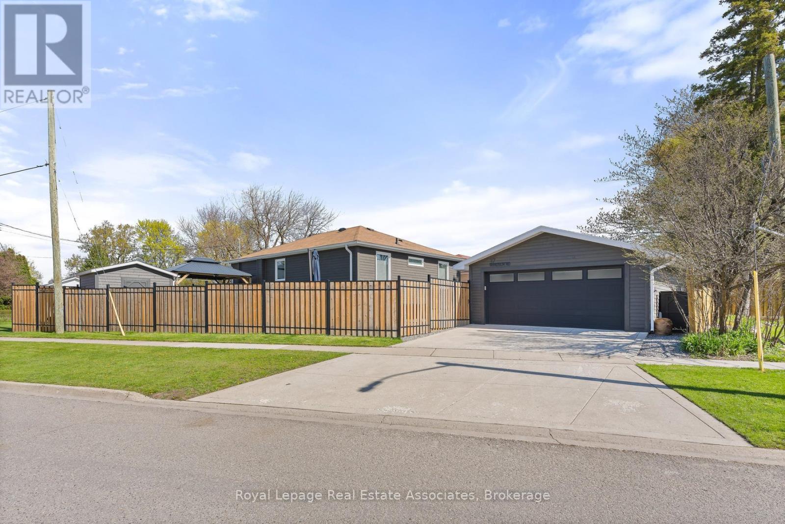 37 Windsor Road, Halton Hills, Ontario  L7G 1S8 - Photo 31 - W13223364
