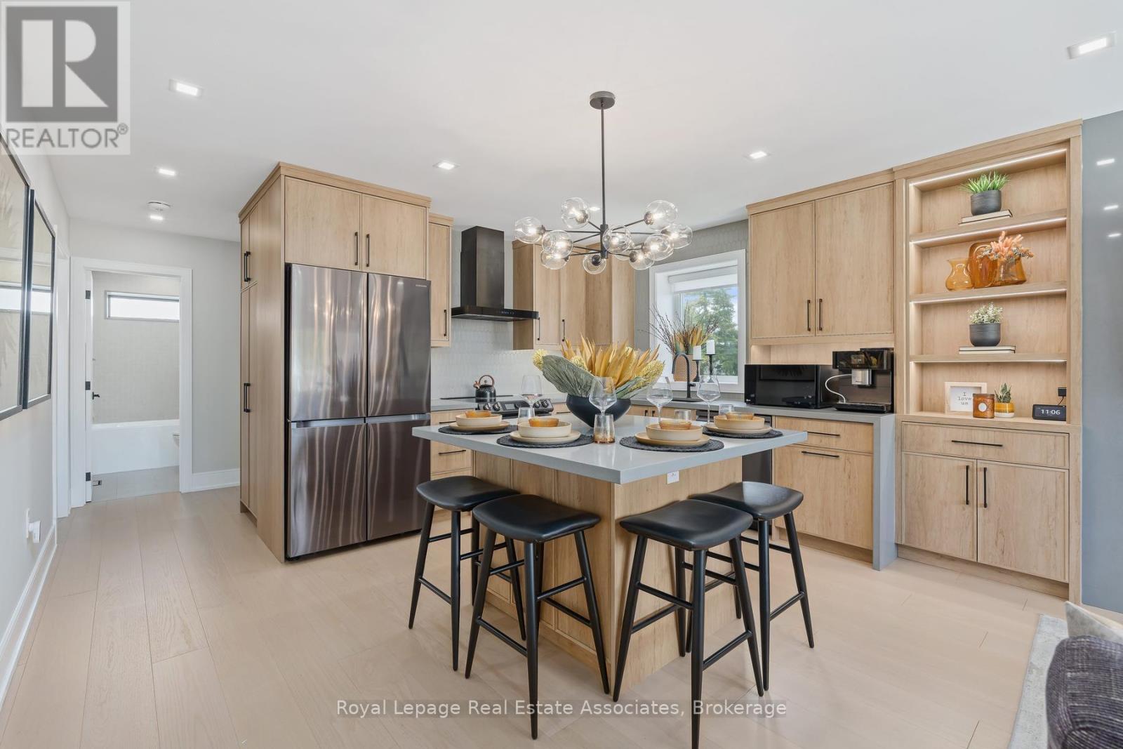37 Windsor Road, Halton Hills, Ontario  L7G 1S8 - Photo 8 - W13223364