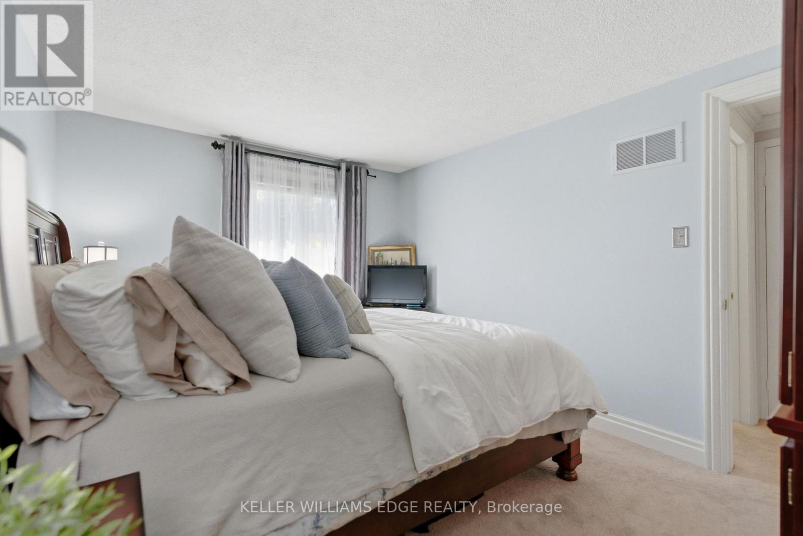 2078 Hunters Wood Drive, Burlington, Ontario  L7M 2T2 - Photo 36 - W13223396