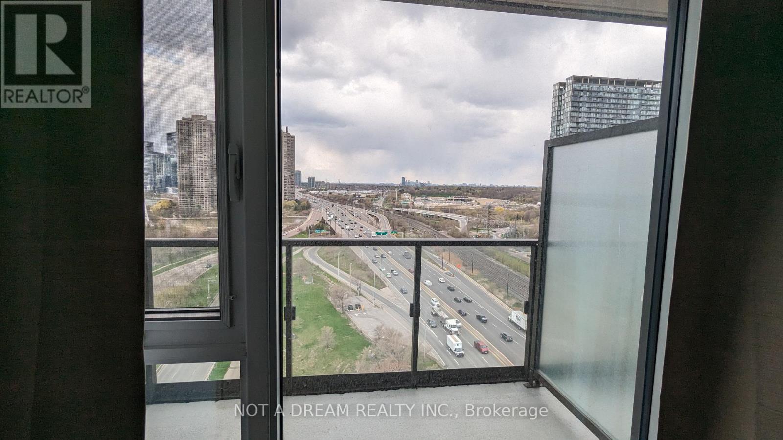 1911 - 1928 Lakeshore Boulevard W, Toronto, Ontario  M6S 0B1 - Photo 28 - W13223414