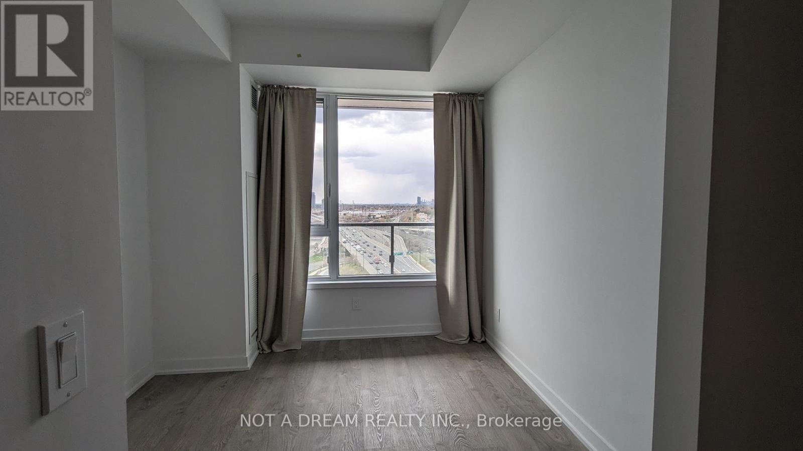 1911 - 1928 Lakeshore Boulevard W, Toronto, Ontario  M6S 0B1 - Photo 6 - W13223414