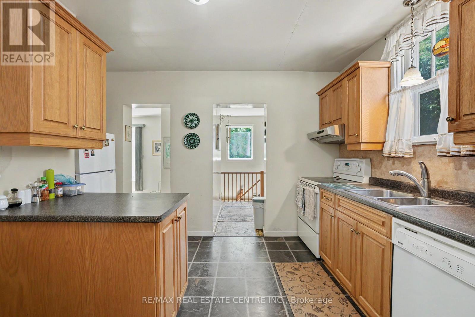 2068 Wellington Avenue, Burlington, Ontario  L7R 1P3 - Photo 18 - W13223416