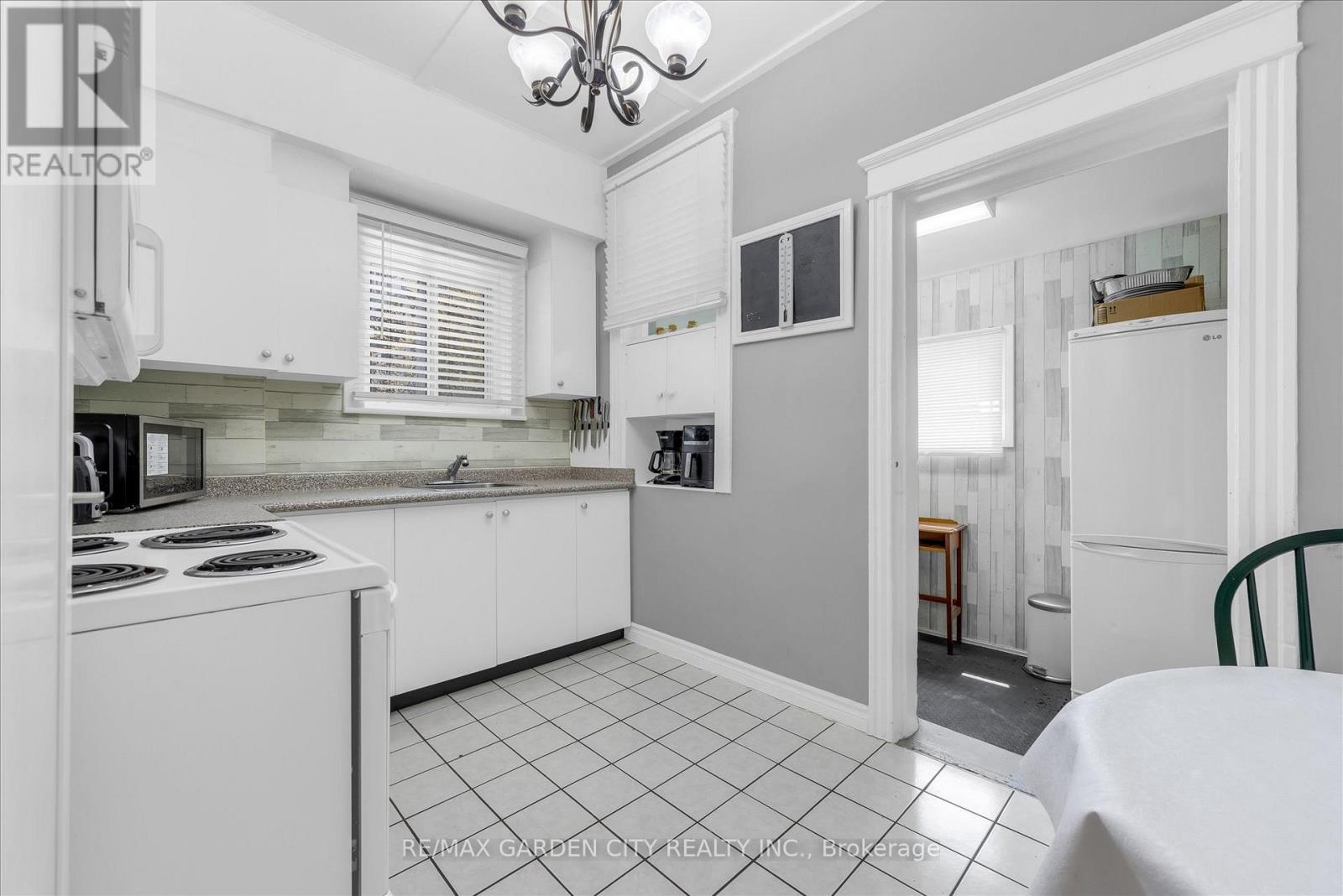 Main - 205 Ferguson Avenue S, Hamilton, Ontario  L8N 2N2 - Photo 10 - X13223254