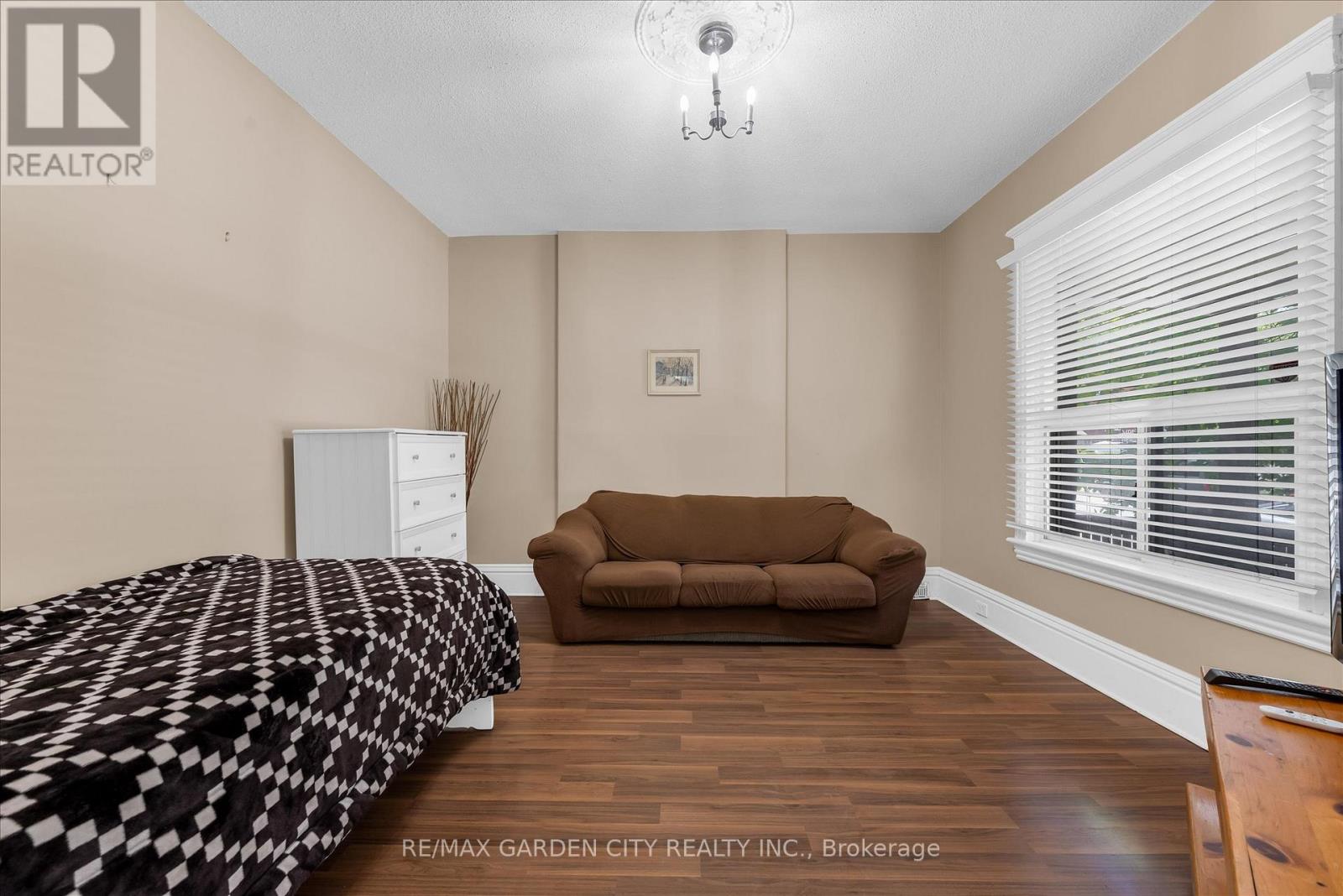 Main - 205 Ferguson Avenue S, Hamilton, Ontario  L8N 2N2 - Photo 2 - X13223254