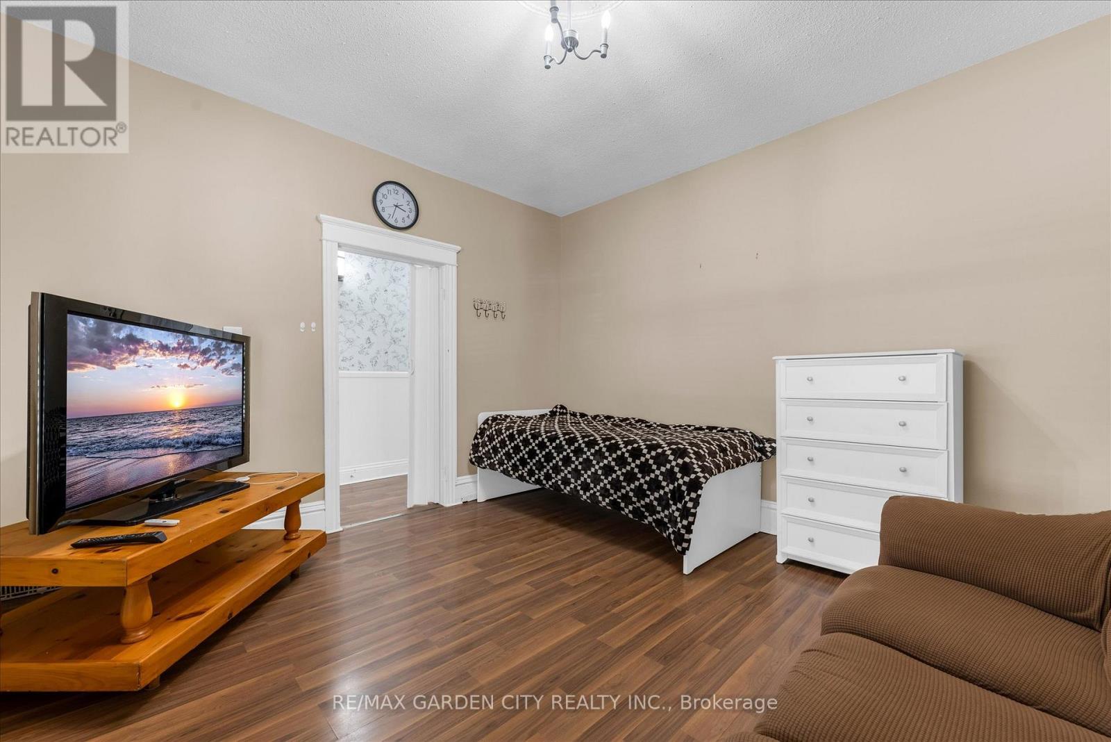 Main - 205 Ferguson Avenue S, Hamilton, Ontario  L8N 2N2 - Photo 3 - X13223254