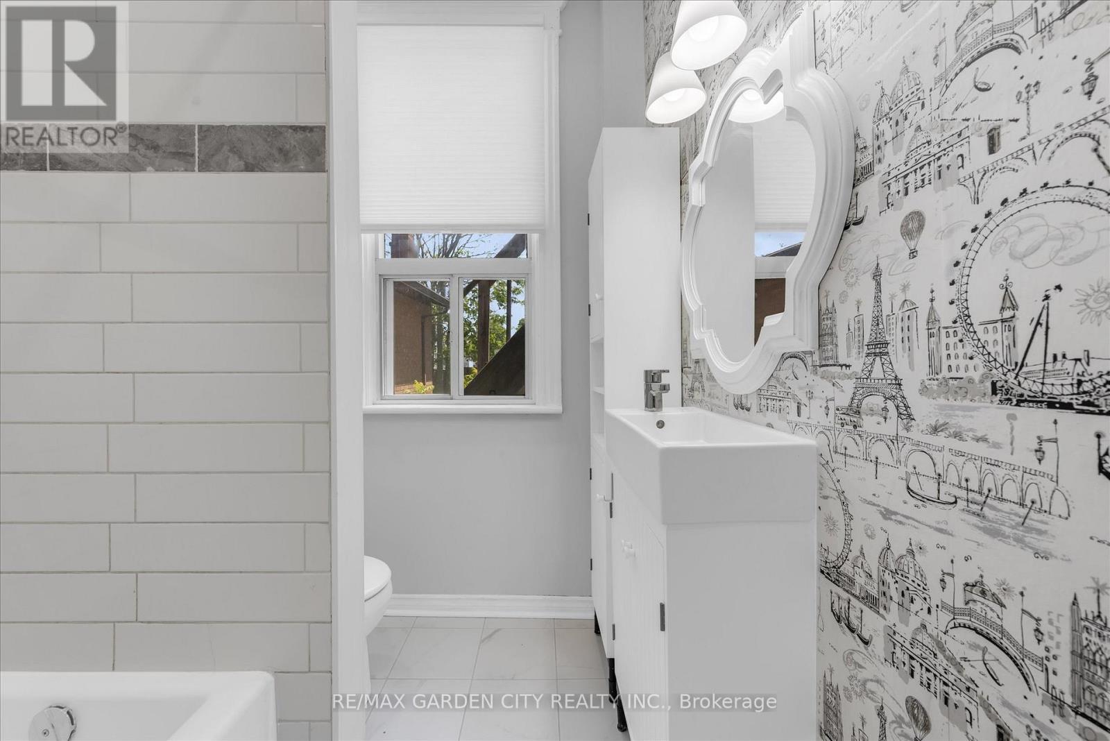 Main - 205 Ferguson Avenue S, Hamilton, Ontario  L8N 2N2 - Photo 8 - X13223254