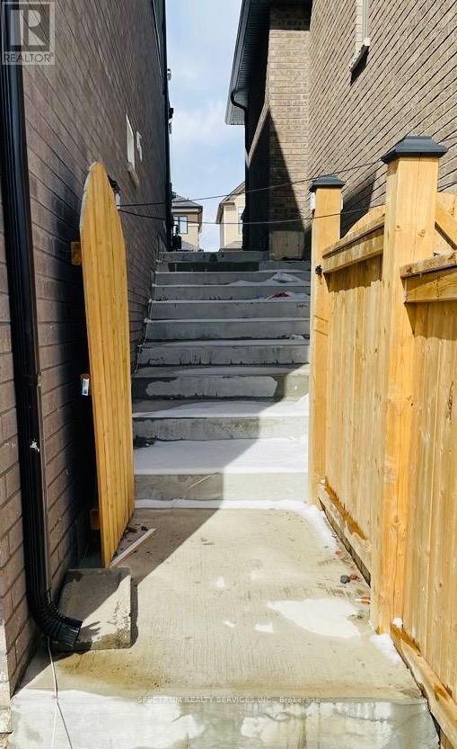 22 Rowley Street, Brantford, Ontario  N3S 0J6 - Photo 2 - X13223352