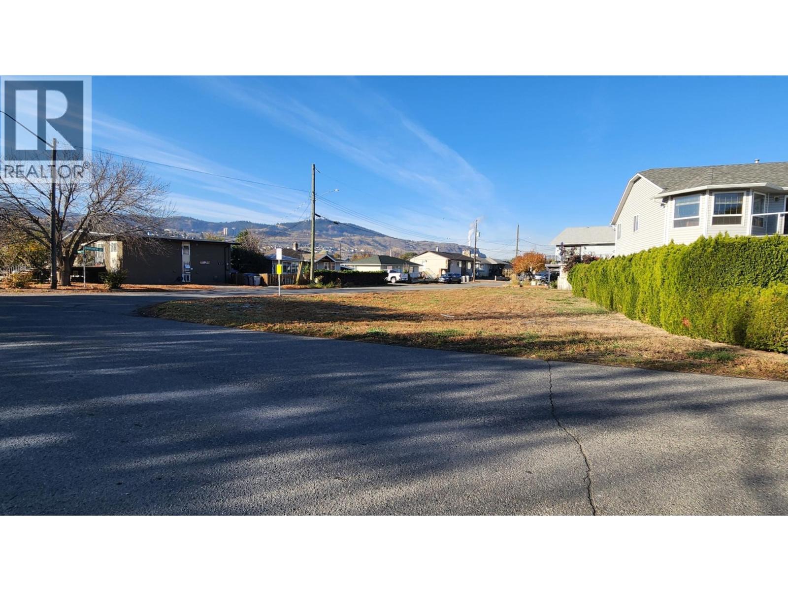 255 Schubert Drive, Kamloops, British Columbia  V2B 2C5 - Photo 3 - 10389679