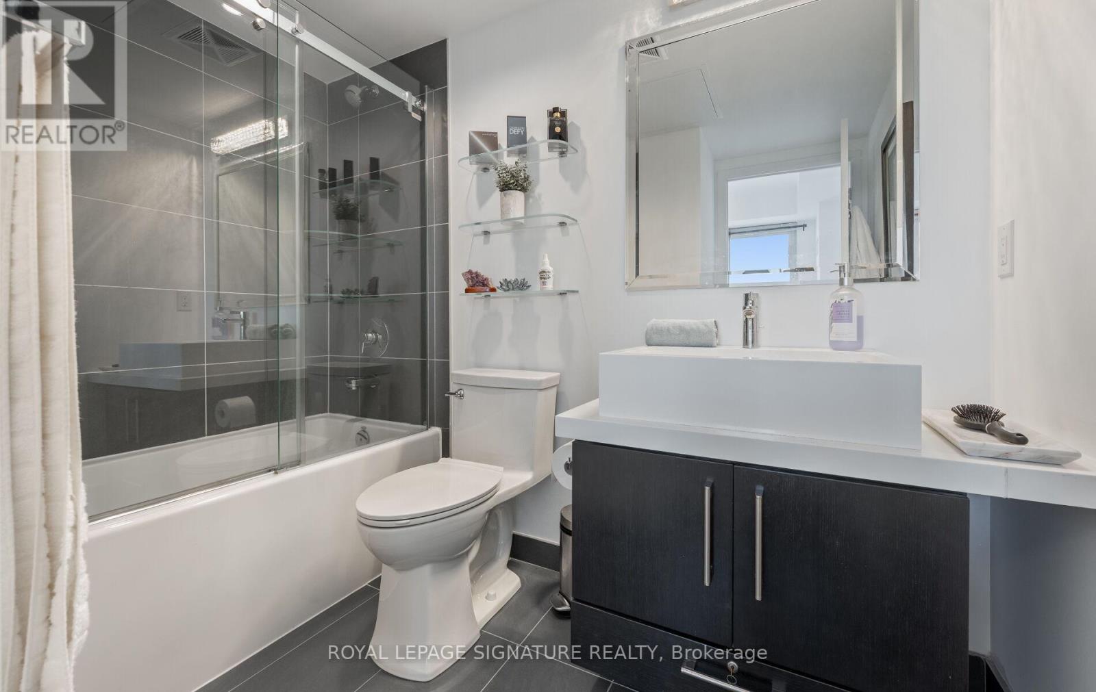 2704 - 65 St. Mary Street, Toronto, Ontario  M5S 0A6 - Photo 15 - C13223560