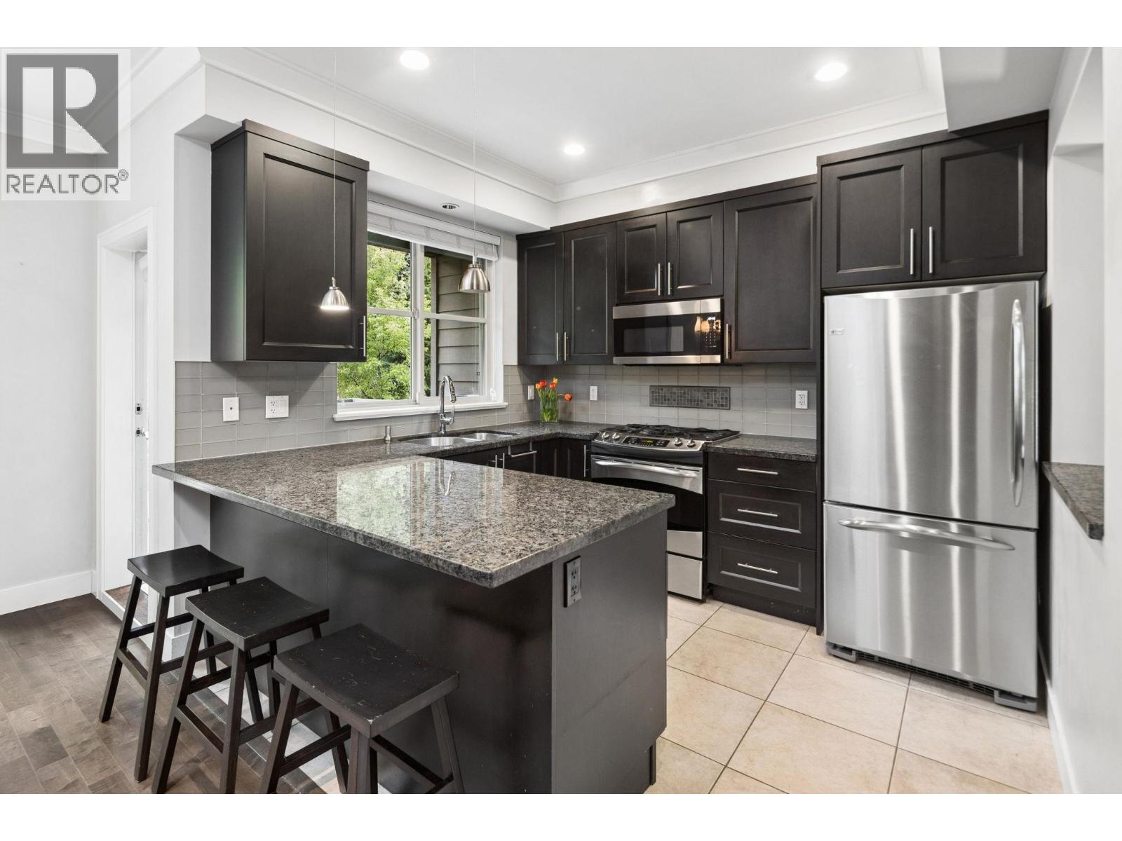2 3025 Baird Road, North Vancouver, British Columbia  V7K 2G5 - Photo 7 - R3130210