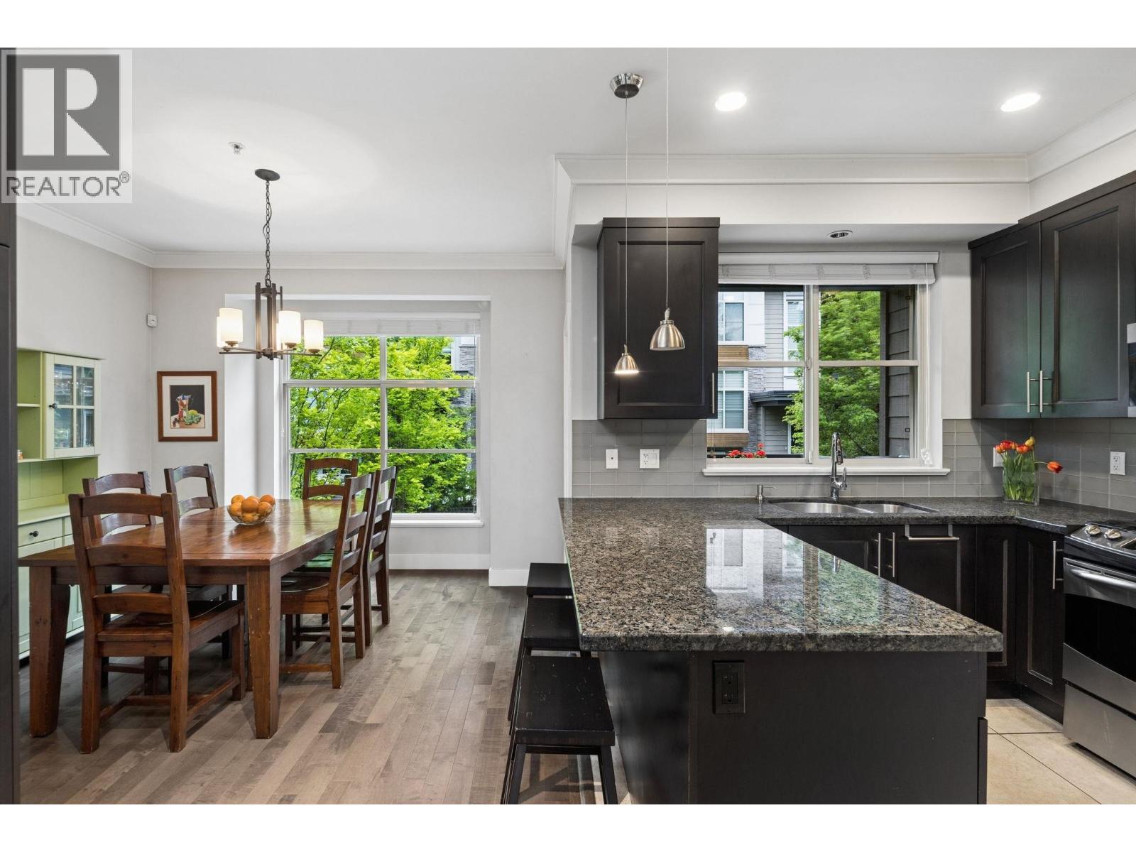 2 3025 Baird Road, North Vancouver, British Columbia  V7K 2G5 - Photo 8 - R3130210