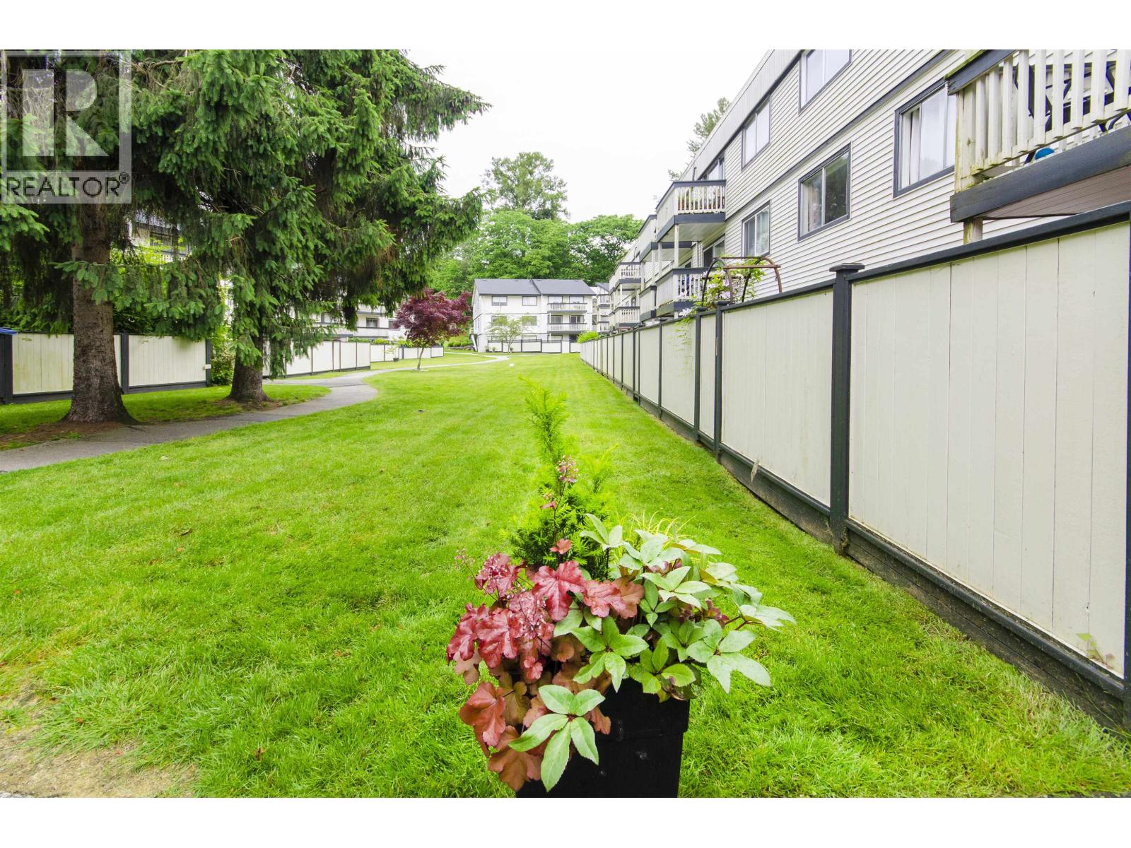 215 780 Premier Street, North Vancouver, British Columbia  V7J 2G8 - Photo 2 - R3130266