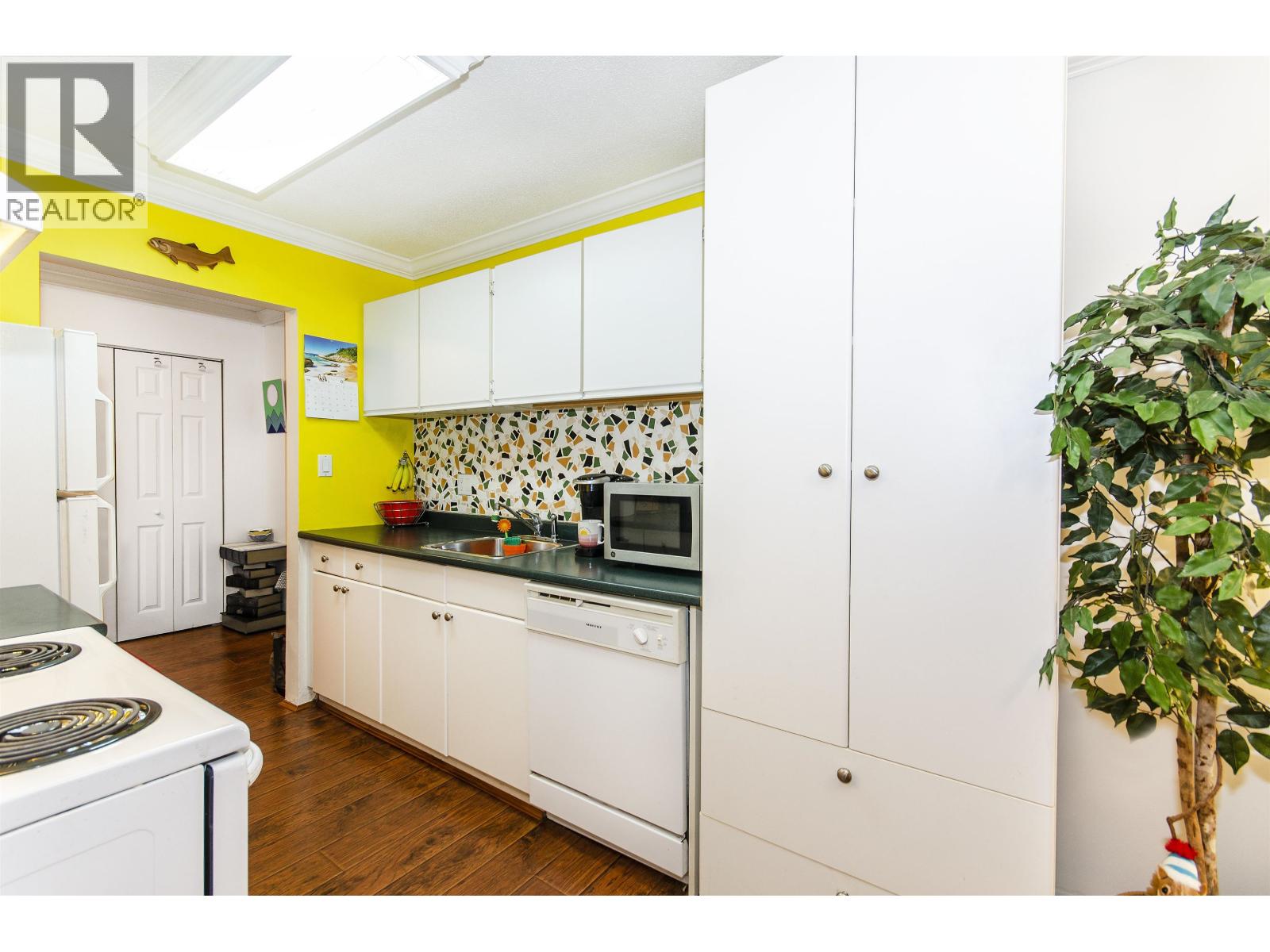 215 780 Premier Street, North Vancouver, British Columbia  V7J 2G8 - Photo 6 - R3130266