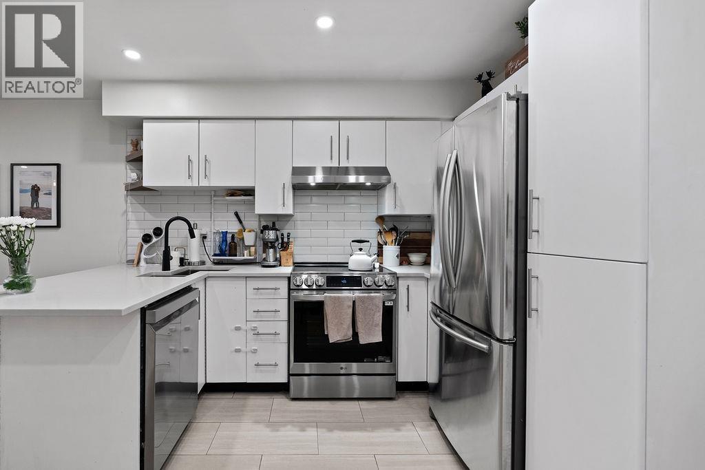C2 332 Lonsdale Avenue, North Vancouver, British Columbia  V7M 3M5 - Photo 11 - R3130268