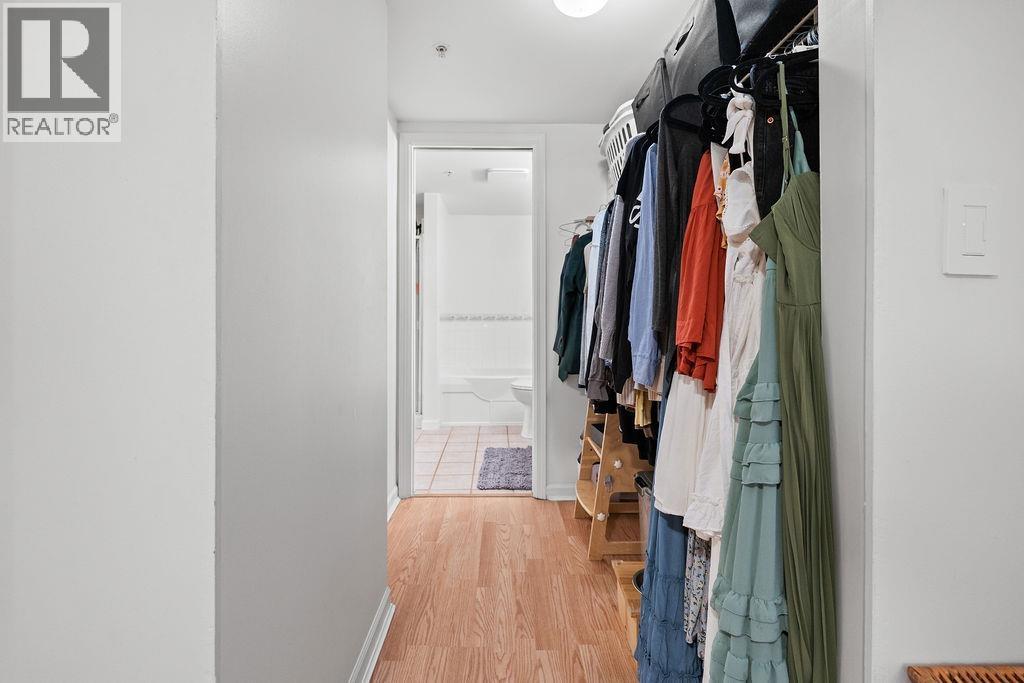C2 332 Lonsdale Avenue, North Vancouver, British Columbia  V7M 3M5 - Photo 15 - R3130268