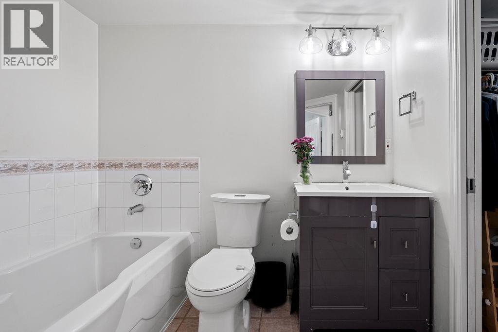 C2 332 Lonsdale Avenue, North Vancouver, British Columbia  V7M 3M5 - Photo 17 - R3130268