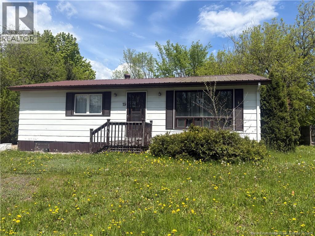 19 John Street, Miramichi, New Brunswick  E1N 2X2 - Photo 1 - NB140799