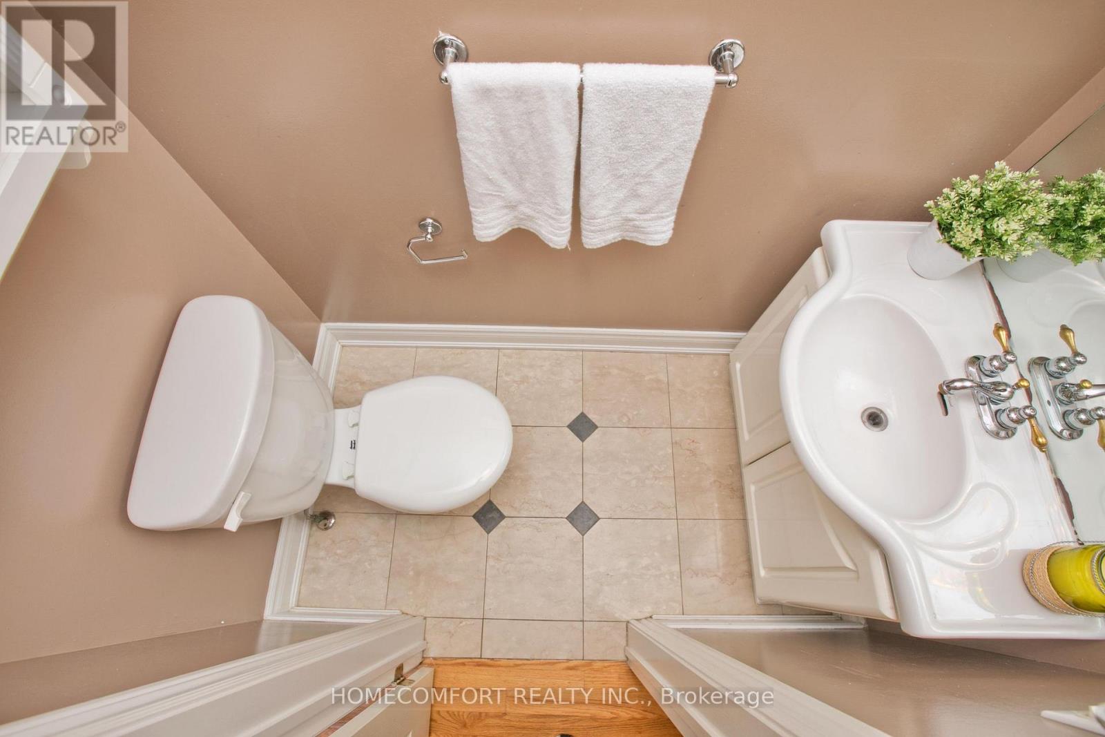 62 Keystone Avenue, Toronto, Ontario  M4C 1H4 - Photo 13 - E13223430