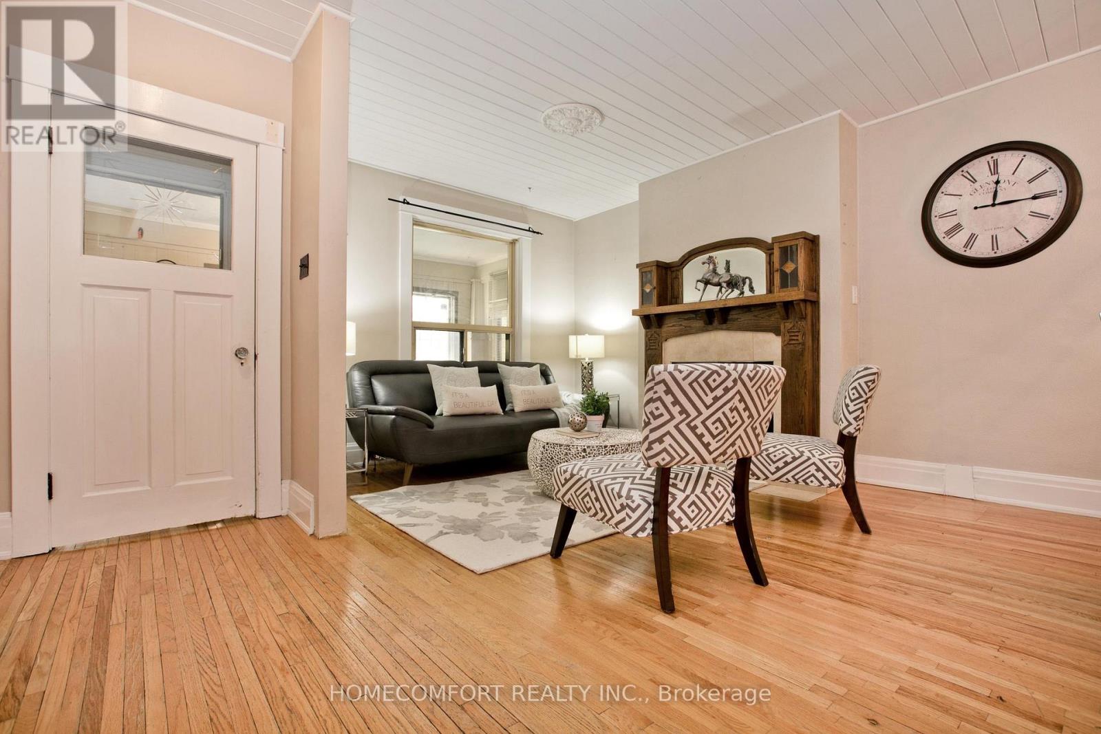 62 Keystone Avenue, Toronto, Ontario  M4C 1H4 - Photo 8 - E13223430
