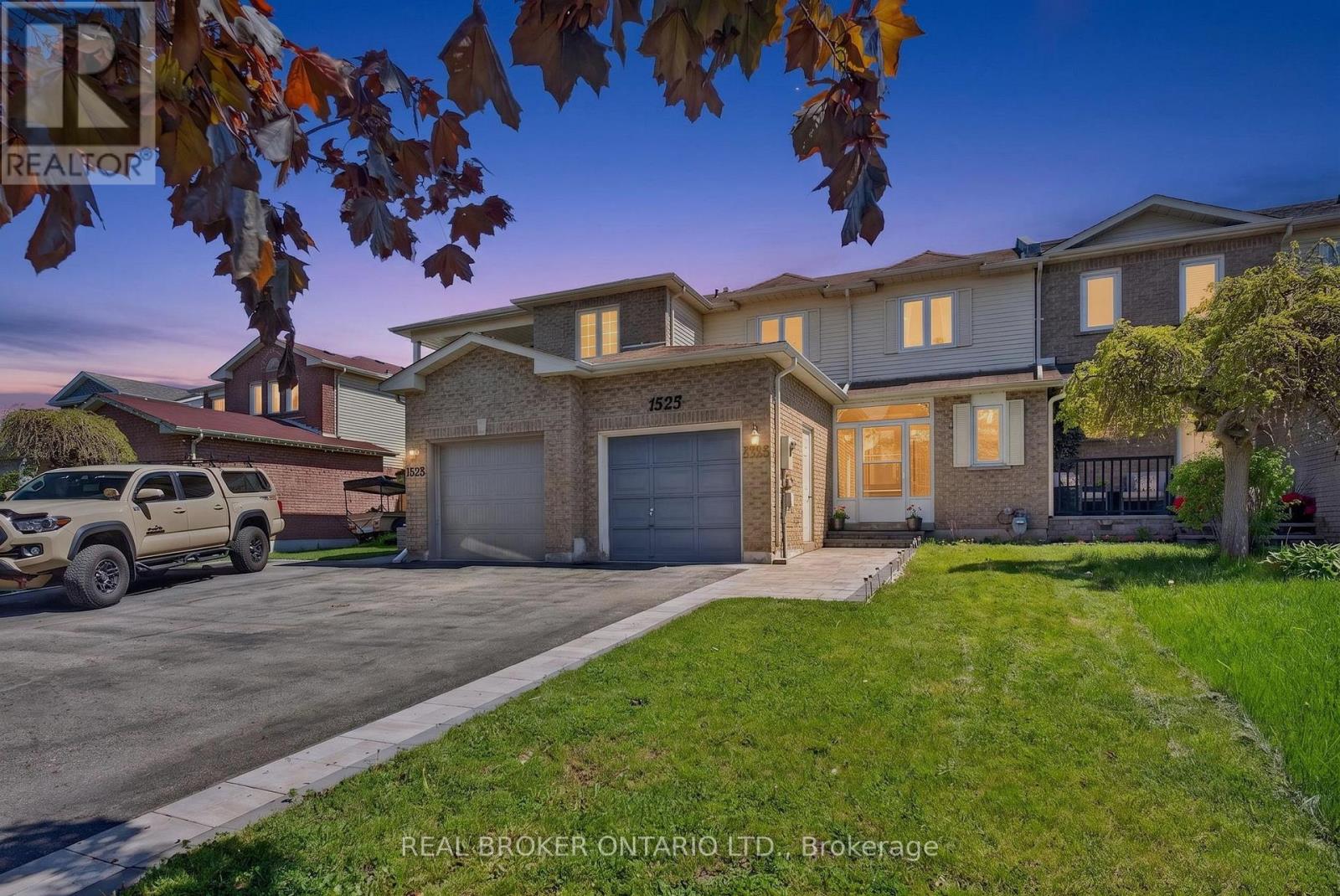 1523 Bentley Lane, Pickering, Ontario  L1X 2M6 - Photo 3 - E13223480
