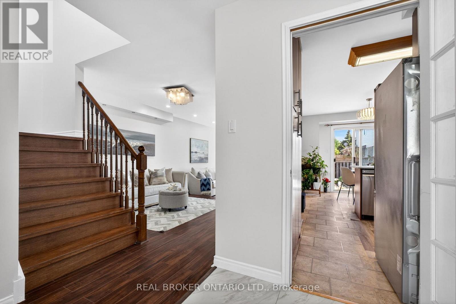 1523 Bentley Lane, Pickering, Ontario  L1X 2M6 - Photo 6 - E13223480
