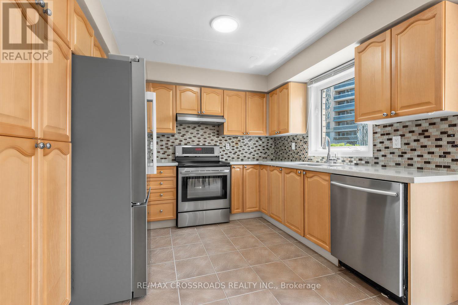 47b Carrera Boulevard, Toronto, Ontario  M1P 5C4 - Photo 12 - E13223548