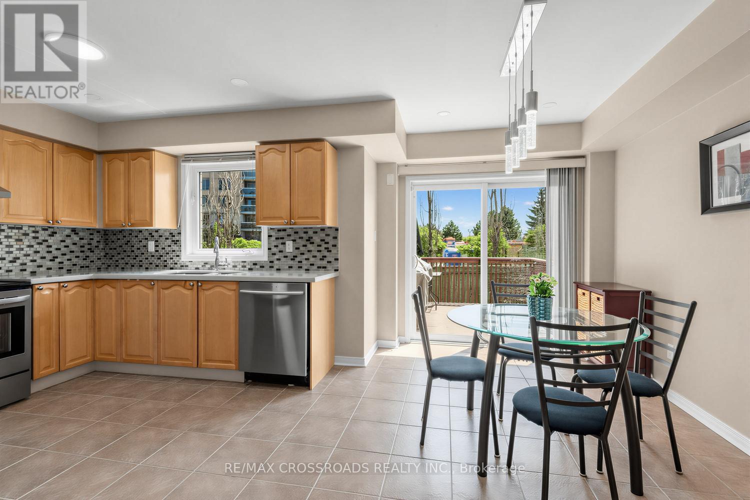 47b Carrera Boulevard, Toronto, Ontario  M1P 5C4 - Photo 14 - E13223548