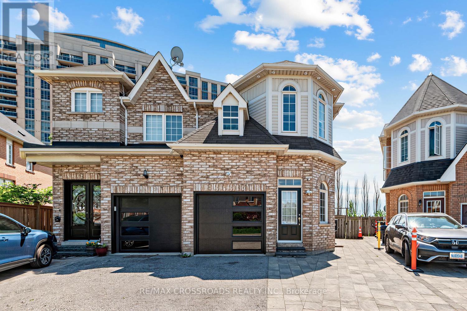 47b Carrera Boulevard, Toronto, Ontario  M1P 5C4 - Photo 3 - E13223548