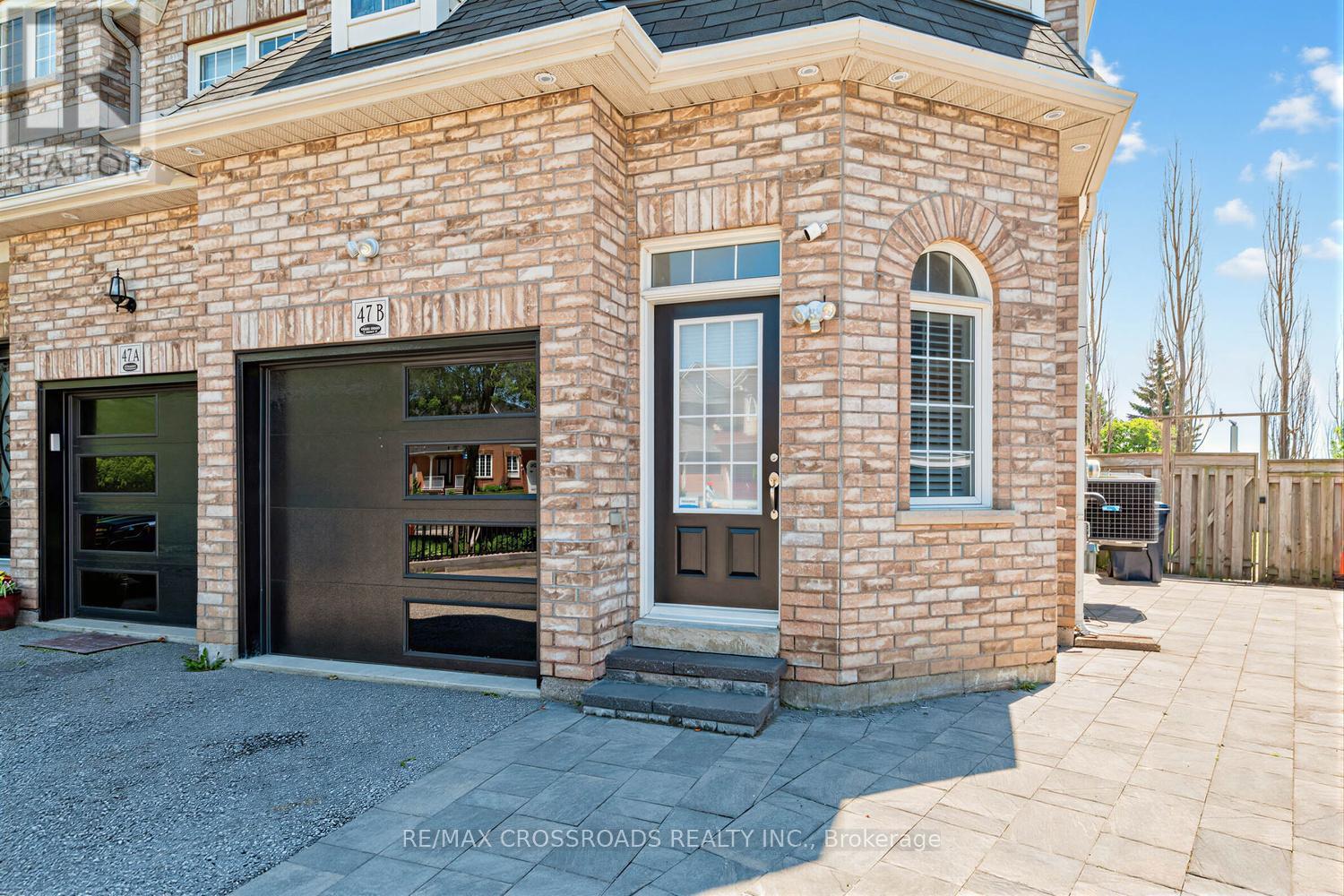 47b Carrera Boulevard, Toronto, Ontario  M1P 5C4 - Photo 4 - E13223548