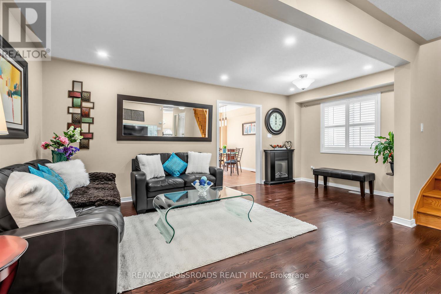 47b Carrera Boulevard, Toronto, Ontario  M1P 5C4 - Photo 7 - E13223548