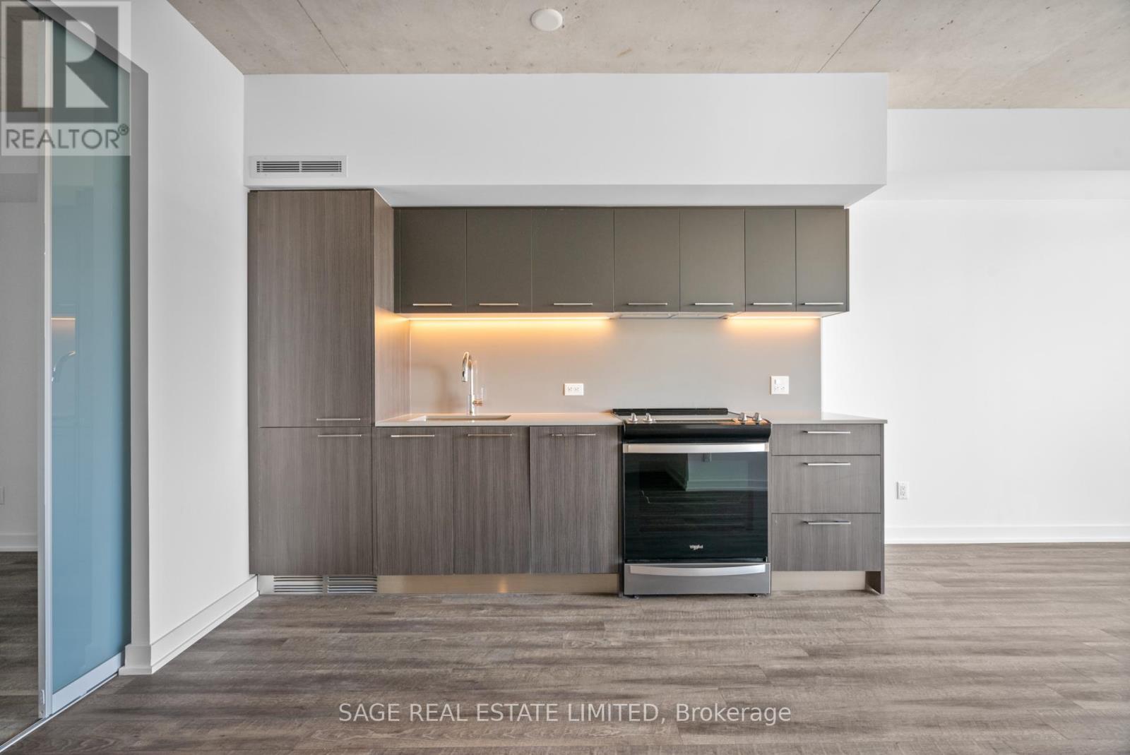514 - 665 Queen Street E, Toronto, Ontario  M4M 1G4 - Photo 3 - E13223566
