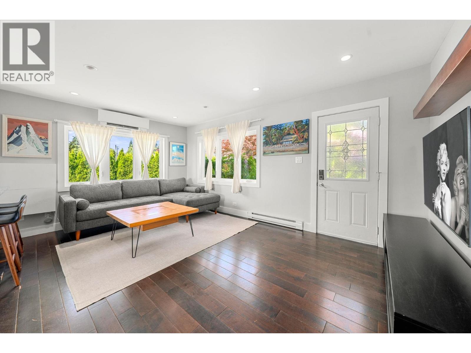 803 Calverhall Street, North Vancouver, British Columbia  V7L 1X8 - Photo 2 - R3130205