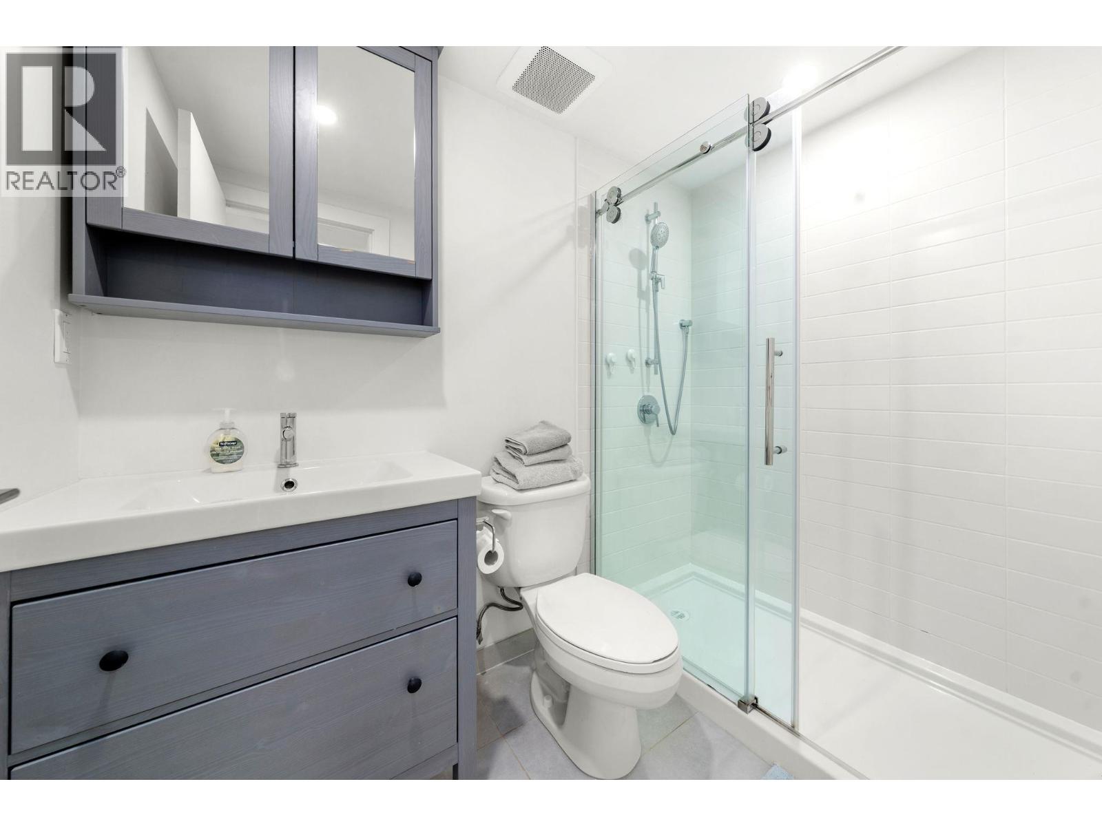 803 Calverhall Street, North Vancouver, British Columbia  V7L 1X8 - Photo 24 - R3130205