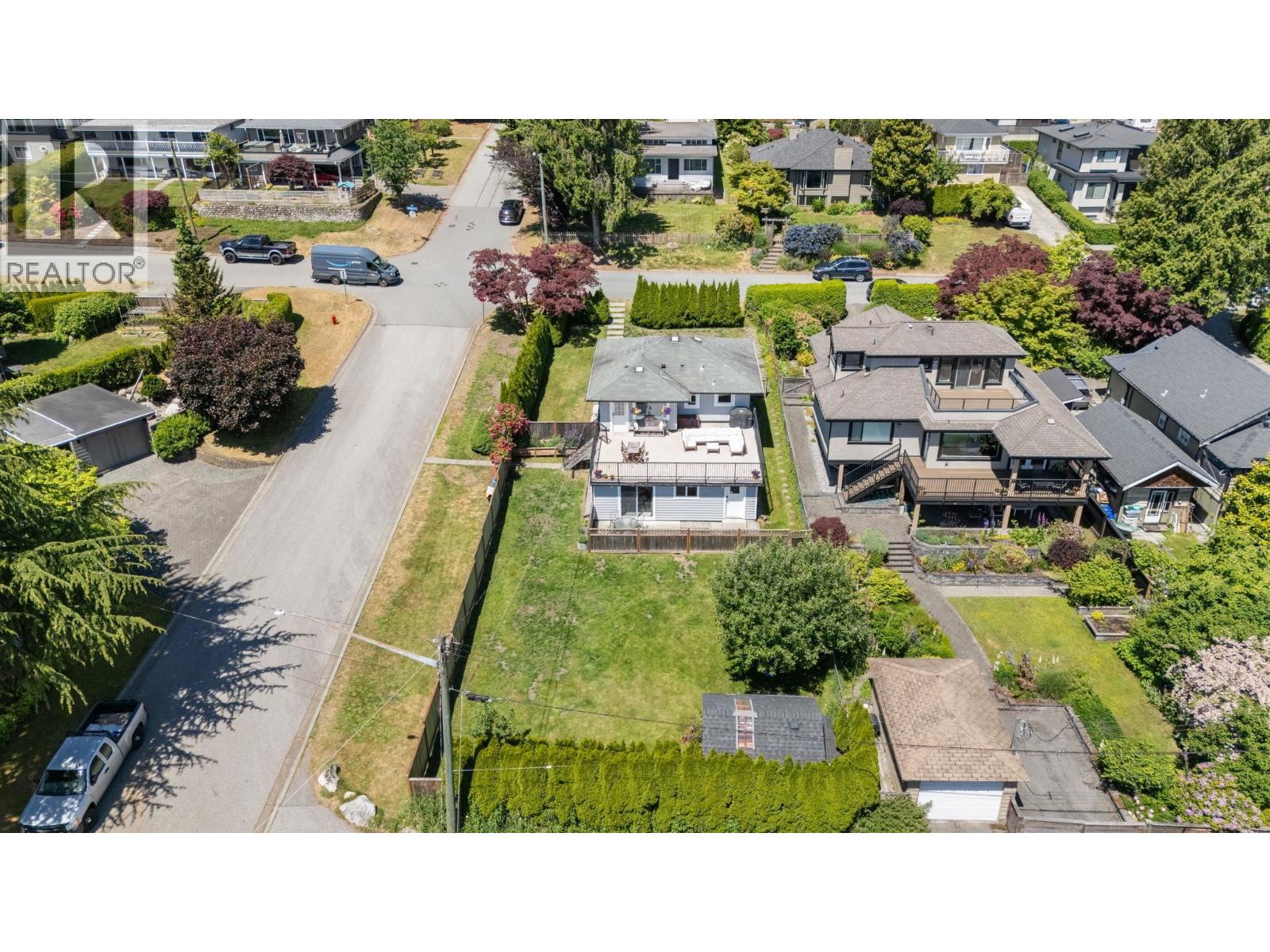 803 Calverhall Street, North Vancouver, British Columbia  V7L 1X8 - Photo 33 - R3130205