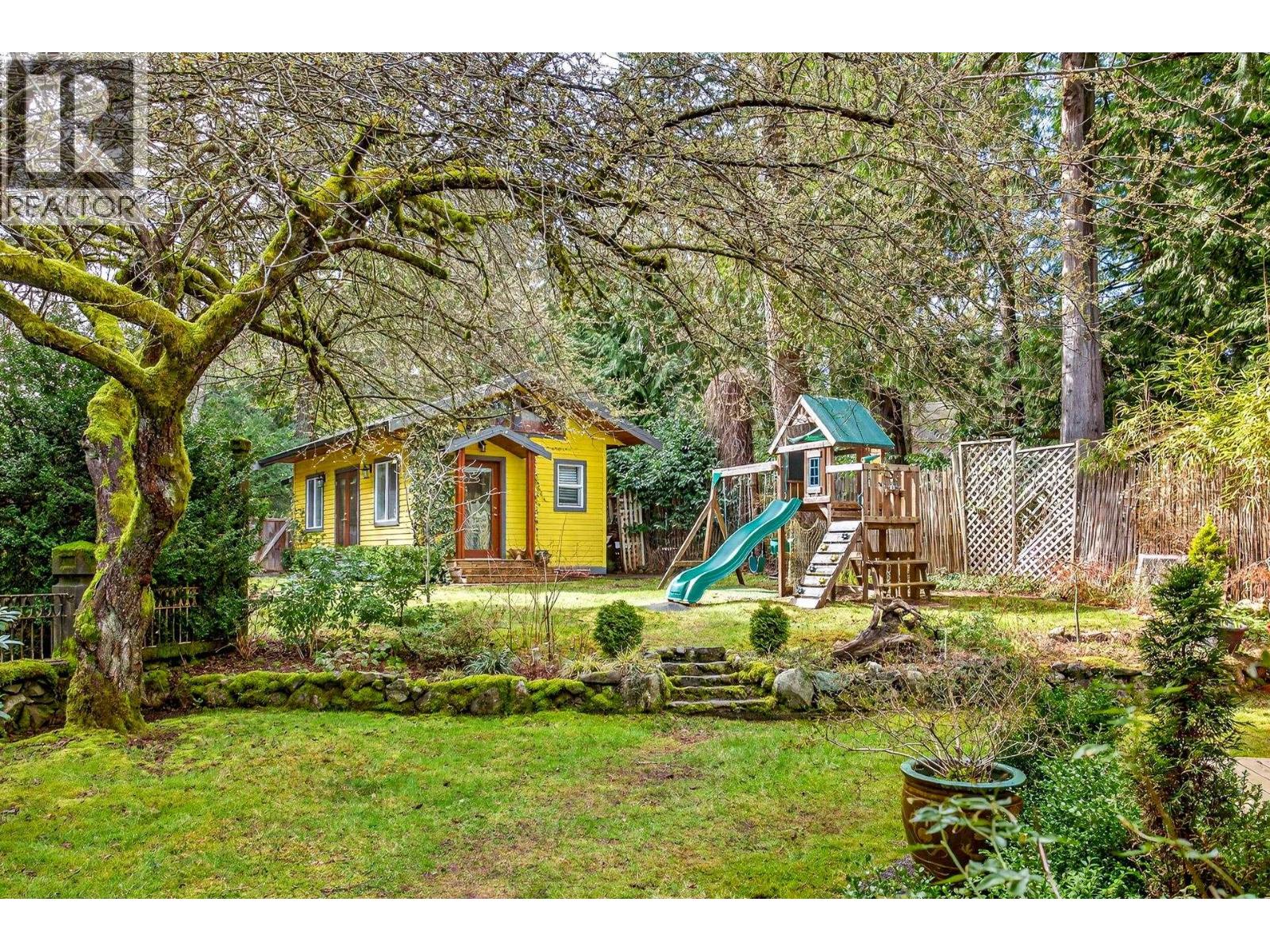 1255 Deer Walk, Bowen Island, British Columbia  V0N 1G1 - Photo 32 - R3130228