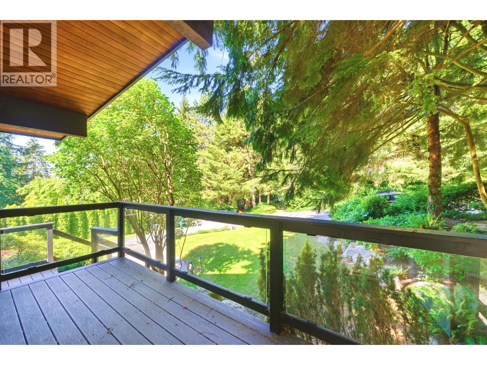 5222 Sarita Avenue, North Vancouver, British Columbia  V7R 3M9 - Photo 9 - R3130263